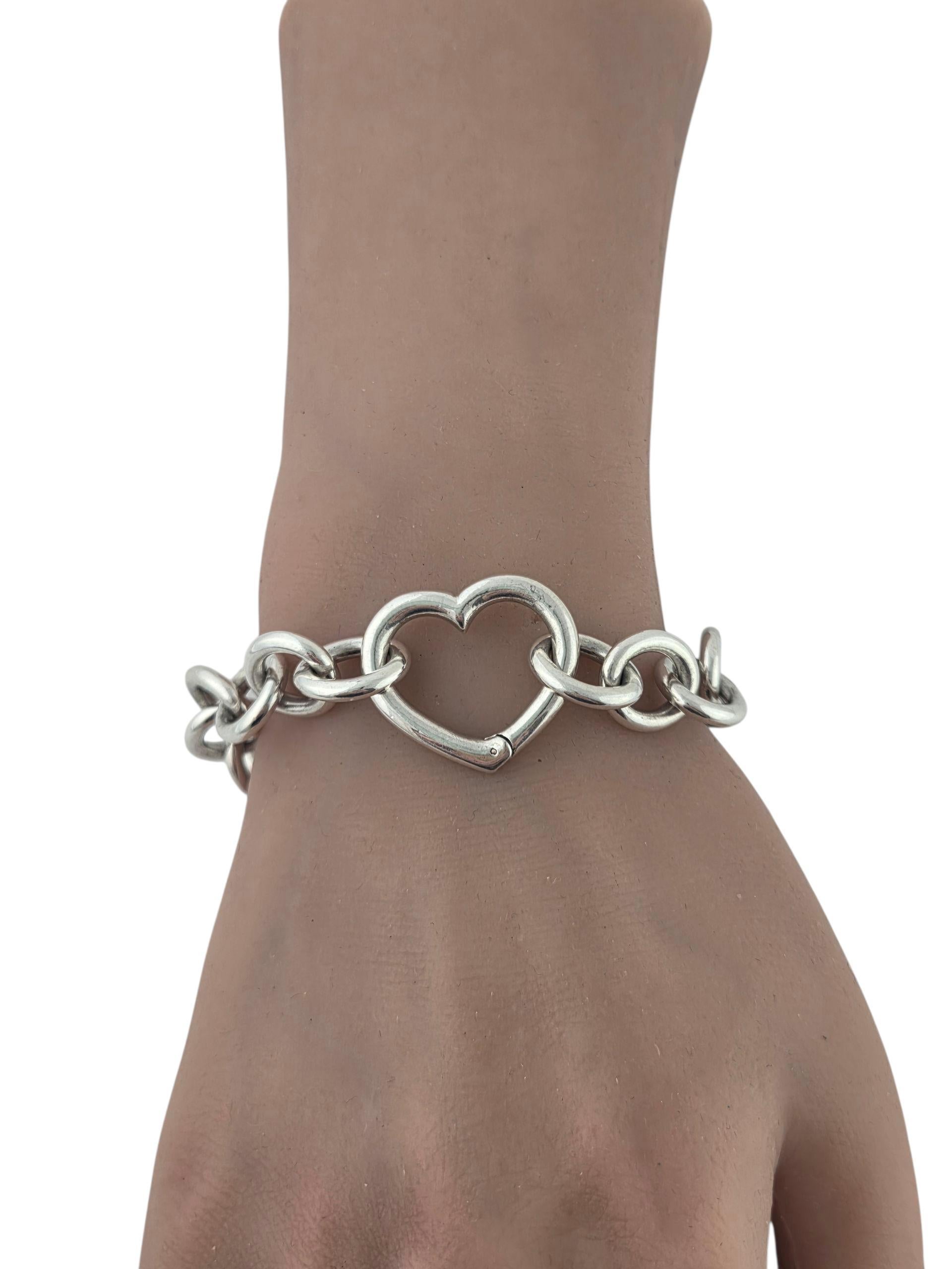 Tiffany & Co. Bracciale con chiusura a cuore in argento 925 con astuccio #23814 In condizioni buone in vendita a Washington Depot, CT