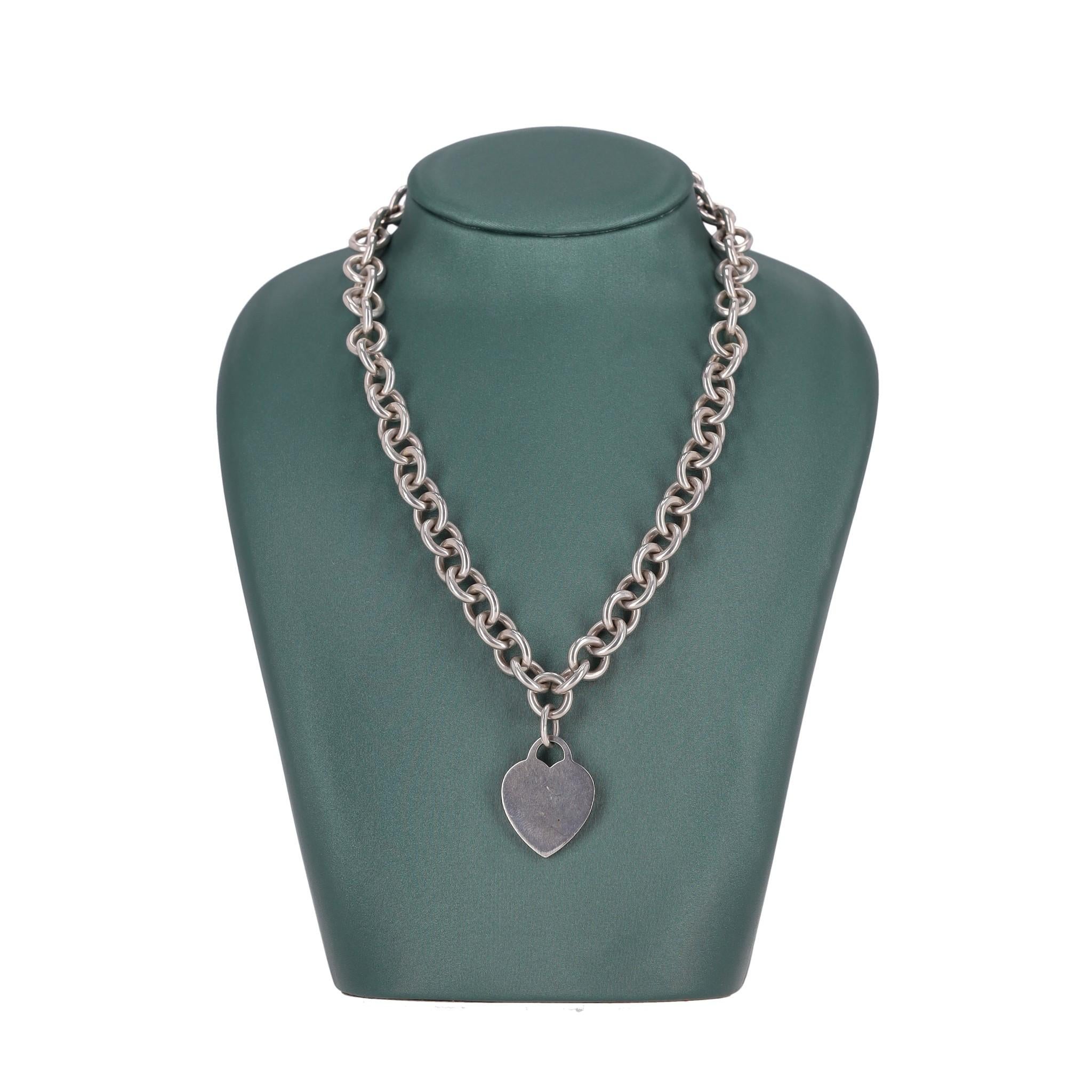 Tiffany & Co. Sterling Silver Heart Pendant Necklace In Good Condition For Sale In London, GB