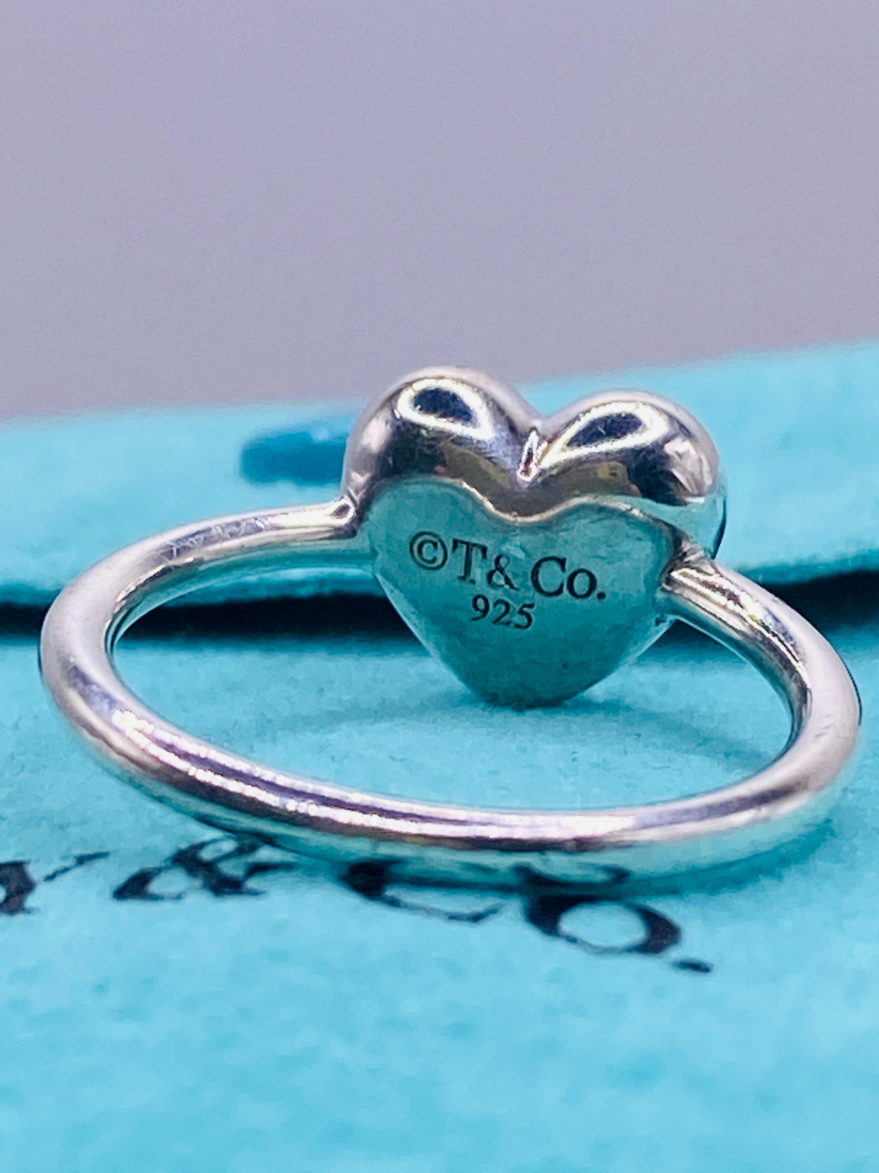 Tiffany & Co Sterling Silver Heart Ring In Good Condition For Sale In DALLAS, TX