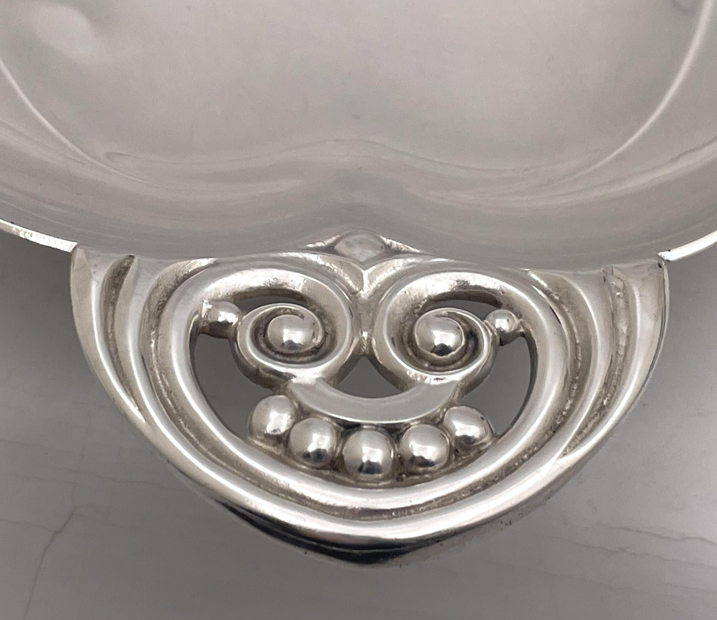 Tiffany & Co. Sterling Silver Heart-Shaped Dish in Mid-Century Modern Style In Good Condition For Sale In New York, NY