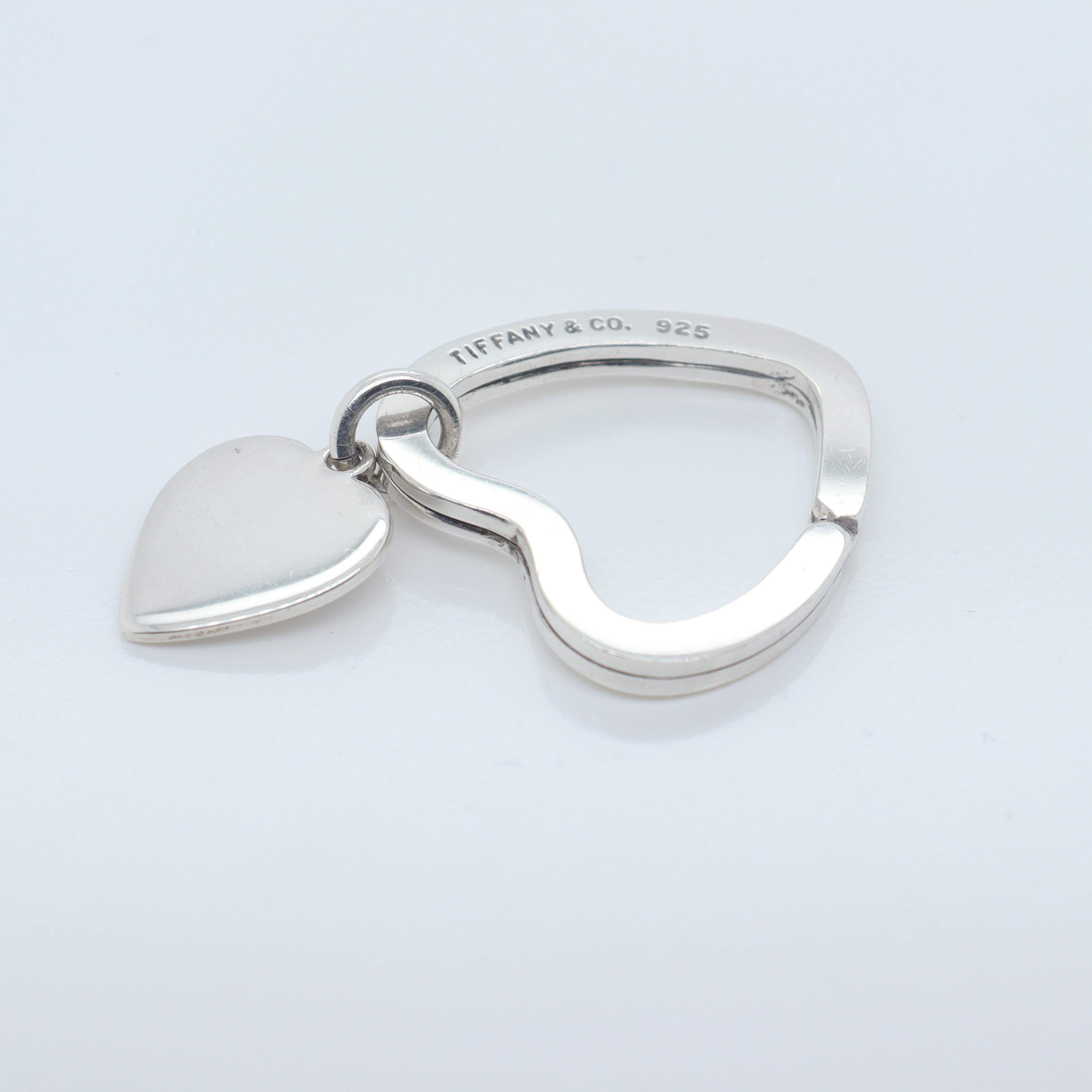 Moderne Tiffany & Co. Porte-clés ou anneau en forme de coeur en argent sterling en vente