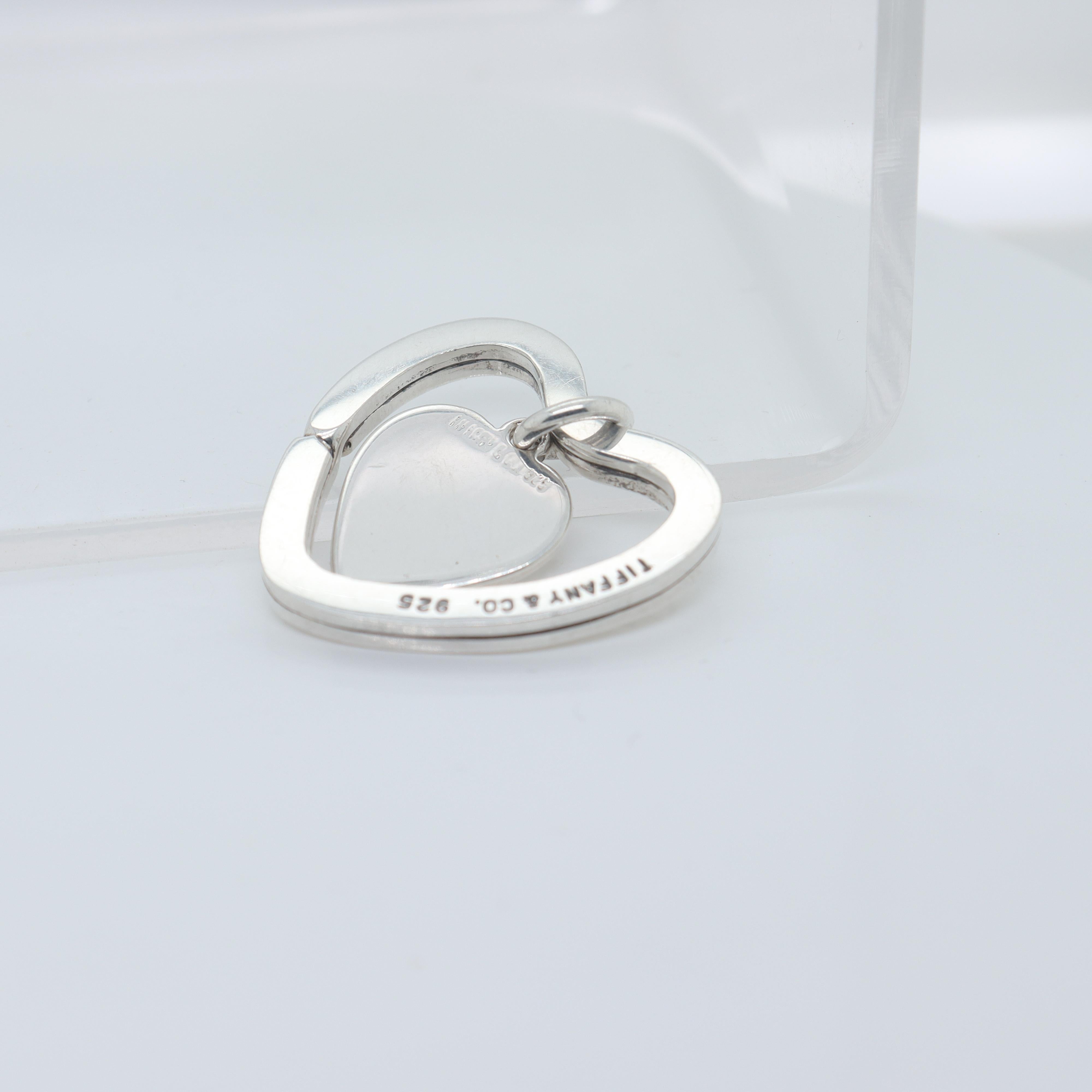 Tiffany & Co. Porte-clés ou anneau en forme de coeur en argent sterling en vente 2