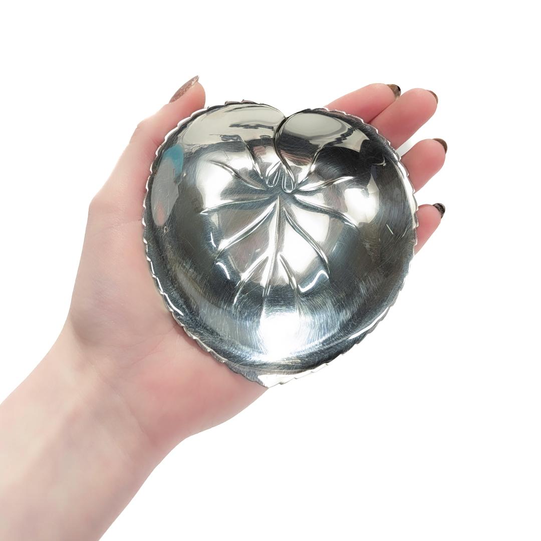 Tiffany & Co. Sterling Silver Heart Shaped Leaf Bowl or Vide  For Sale 7