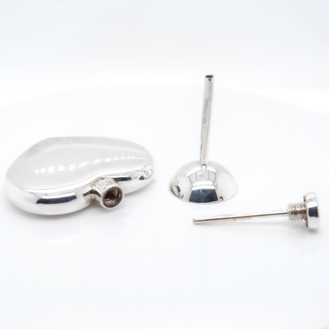Moderne Tiffany & Co. Flacon de parfum en forme de cœur en argent sterling et en entonnoir avec boîte d'origine en vente
