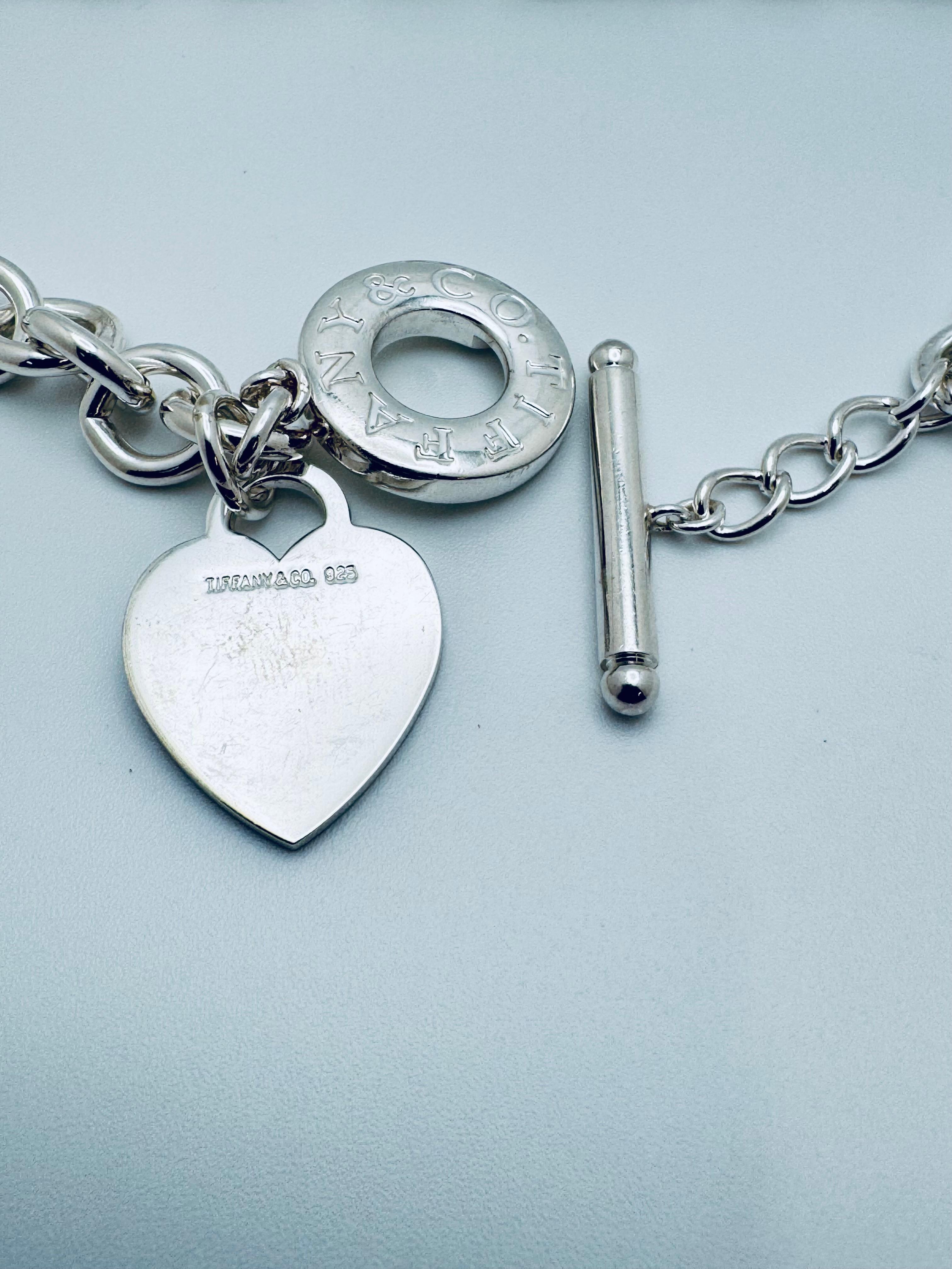 Tiffany & Co. Collier en argent sterling avec étiquette en forme de cœur en vente 3
