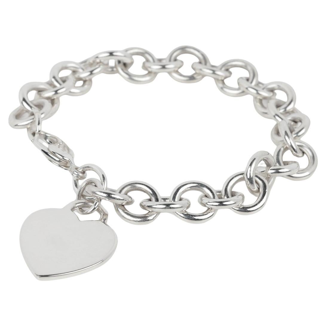 Tiffany 
Co. Pulsera de plata de ley con dije de corazón en venta