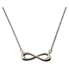 Tiffany & Co. Collier d'infini en argent sterling