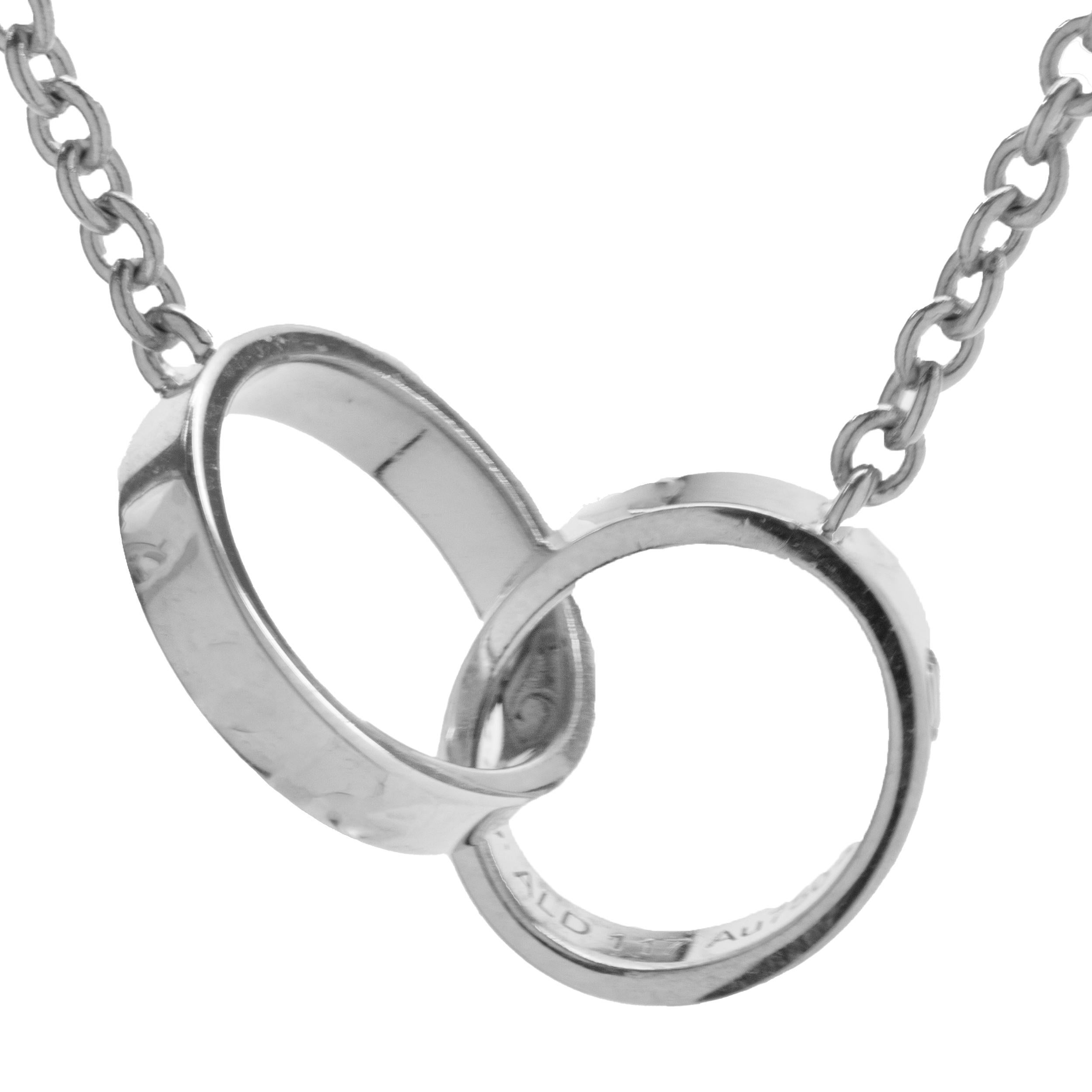 interlocking silver necklace