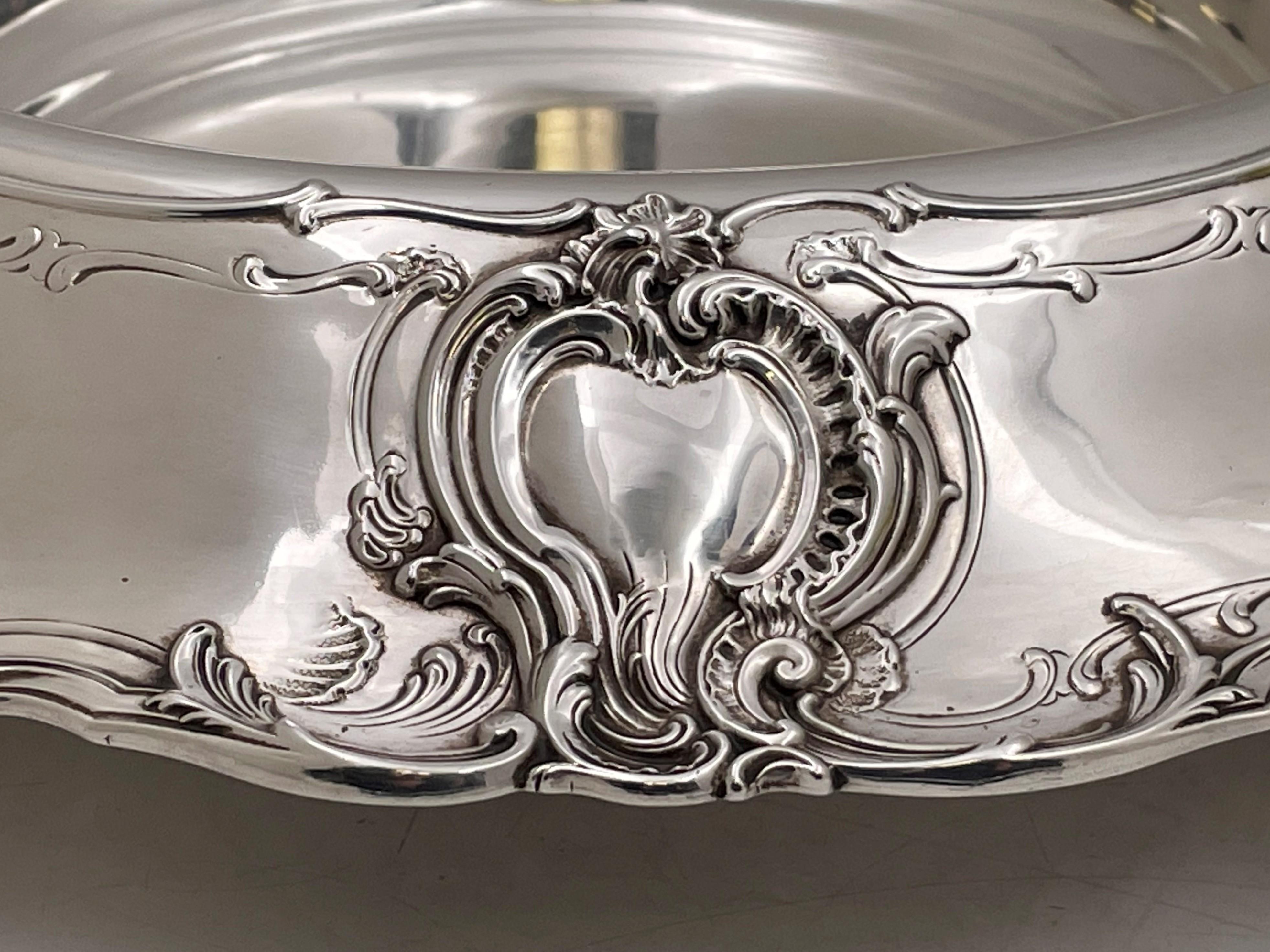 American Tiffany & Co Sterling Silver Large 1914 Centerpiece Bowl in Kings Pattern For Sale
