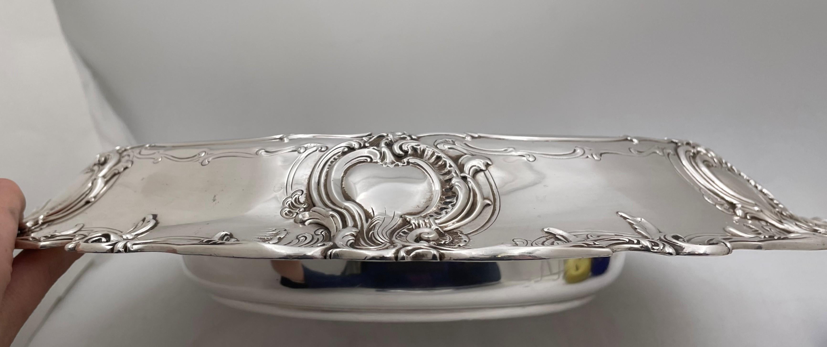 Tiffany & Co Sterling Silver Large 1914 Centerpiece Bowl in Kings Pattern In Good Condition For Sale In New York, NY