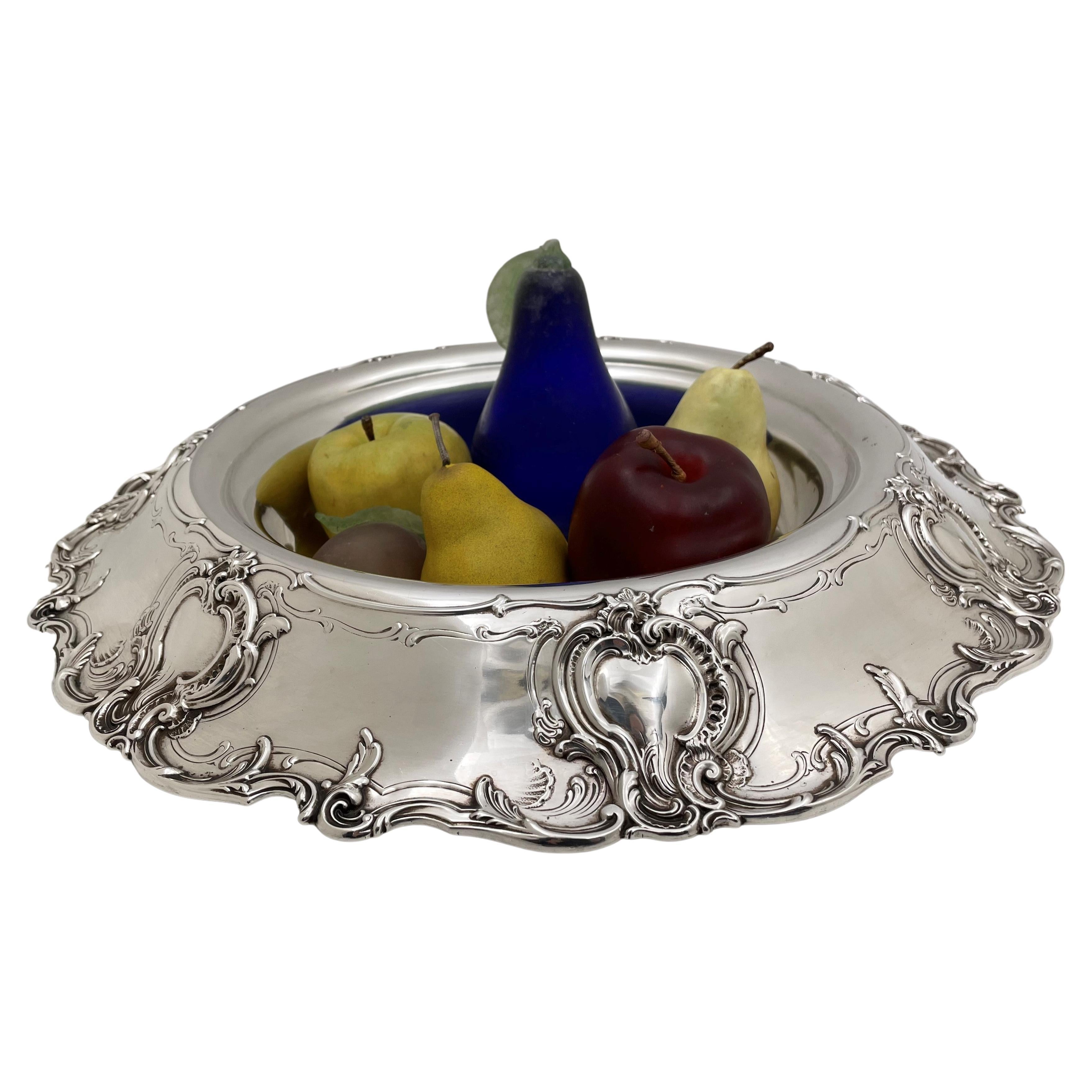 Grand bol de centre de table en argent sterling Tiffany & Co de 1914 à motif de roi