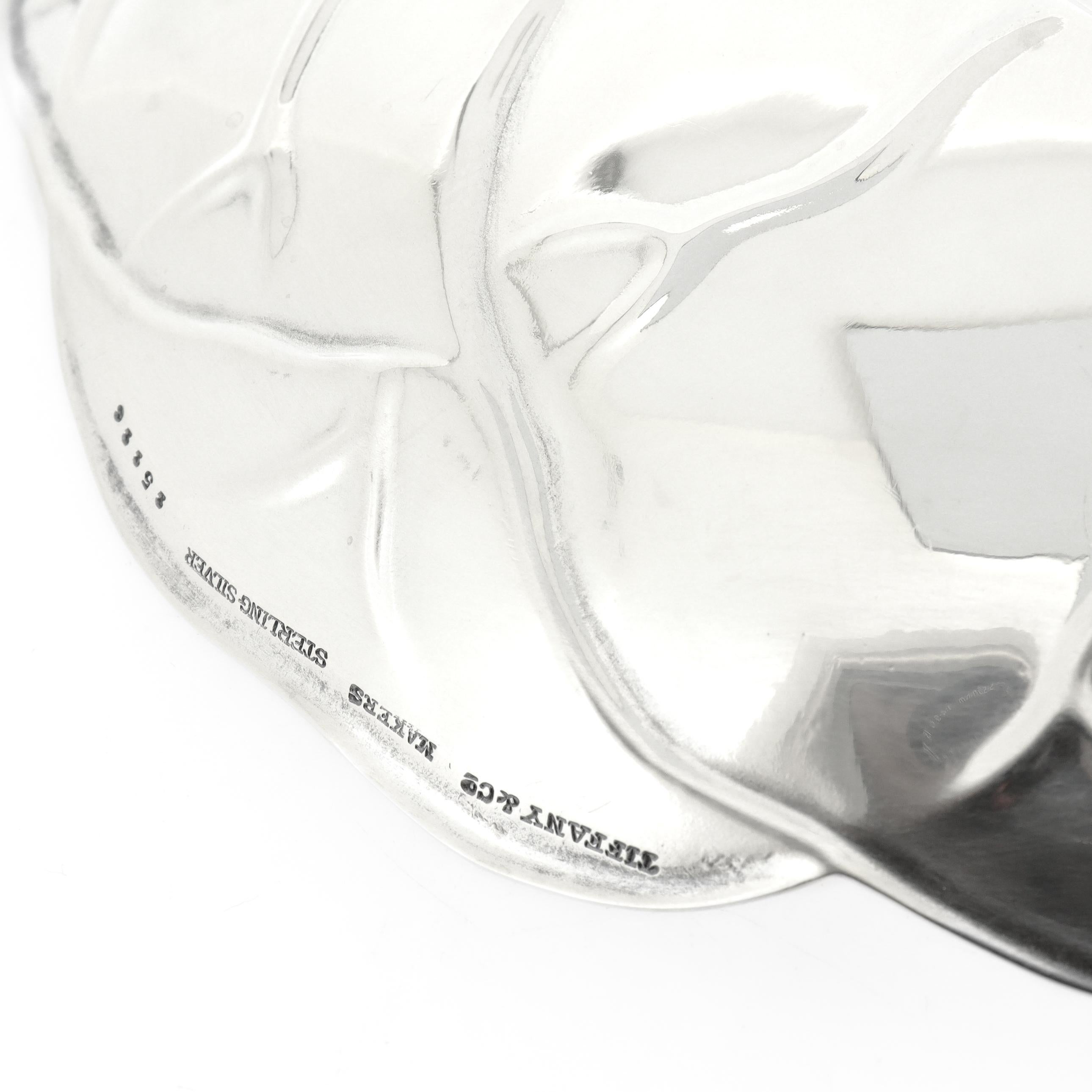 Tiffany & Co. Piatto o recipiente in argento sterling a forma di foglia di lattuga o di cavolo in vendita 2