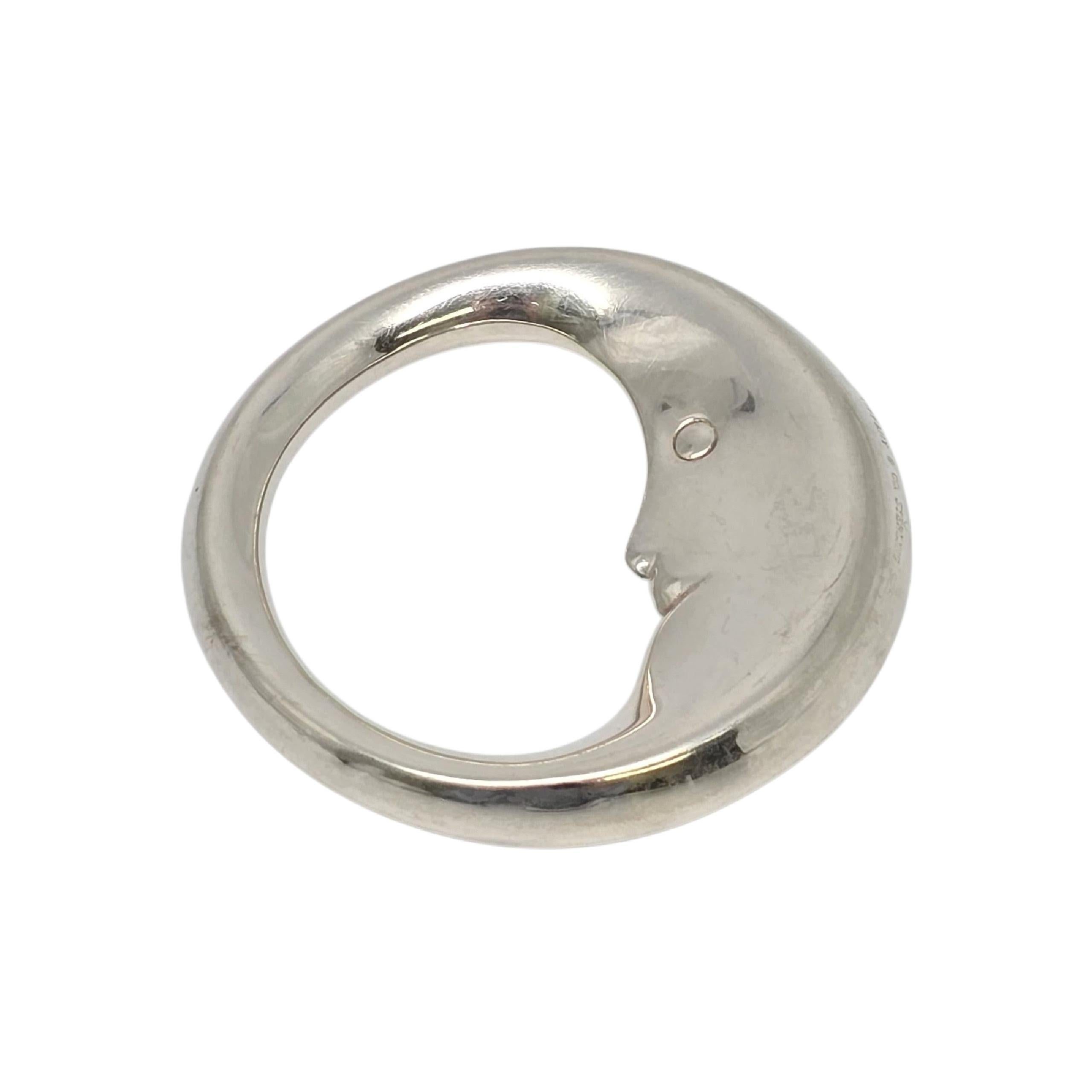Sonajero Hombre en la Luna de plata de ley Tiffany & Co. con monograma

El monograma parece ser ALB

Un auténtico sonajero redondo para bebé de Tiffany con la cara del hombre en la luna. La caja y la bolsa de Tiffany no están incluidas.

Pesa