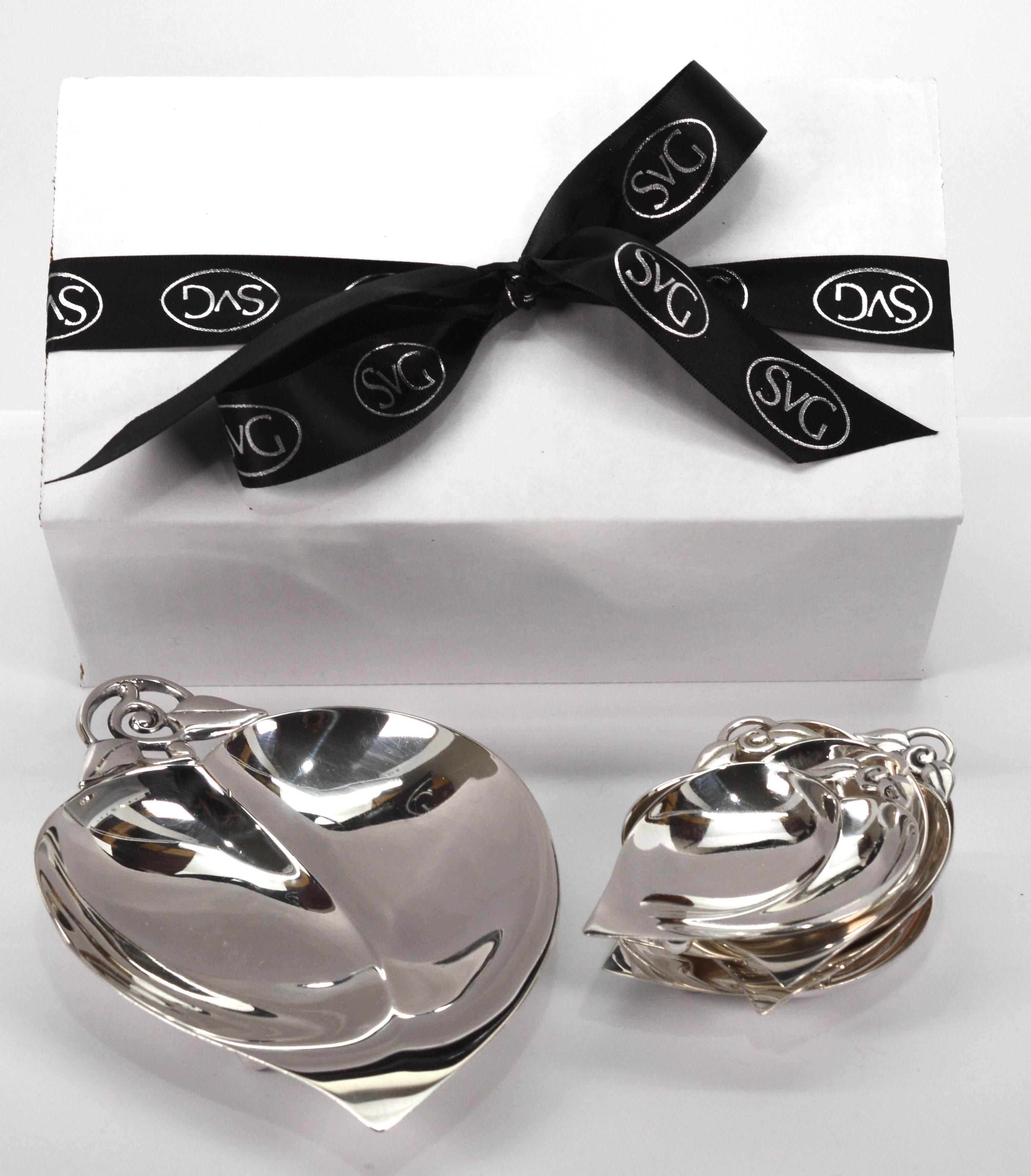 Tiffany & Co. Sterling Silver Mid-Century Leaf Bowl and Matching Leaf Nut Dishes For Sale 3