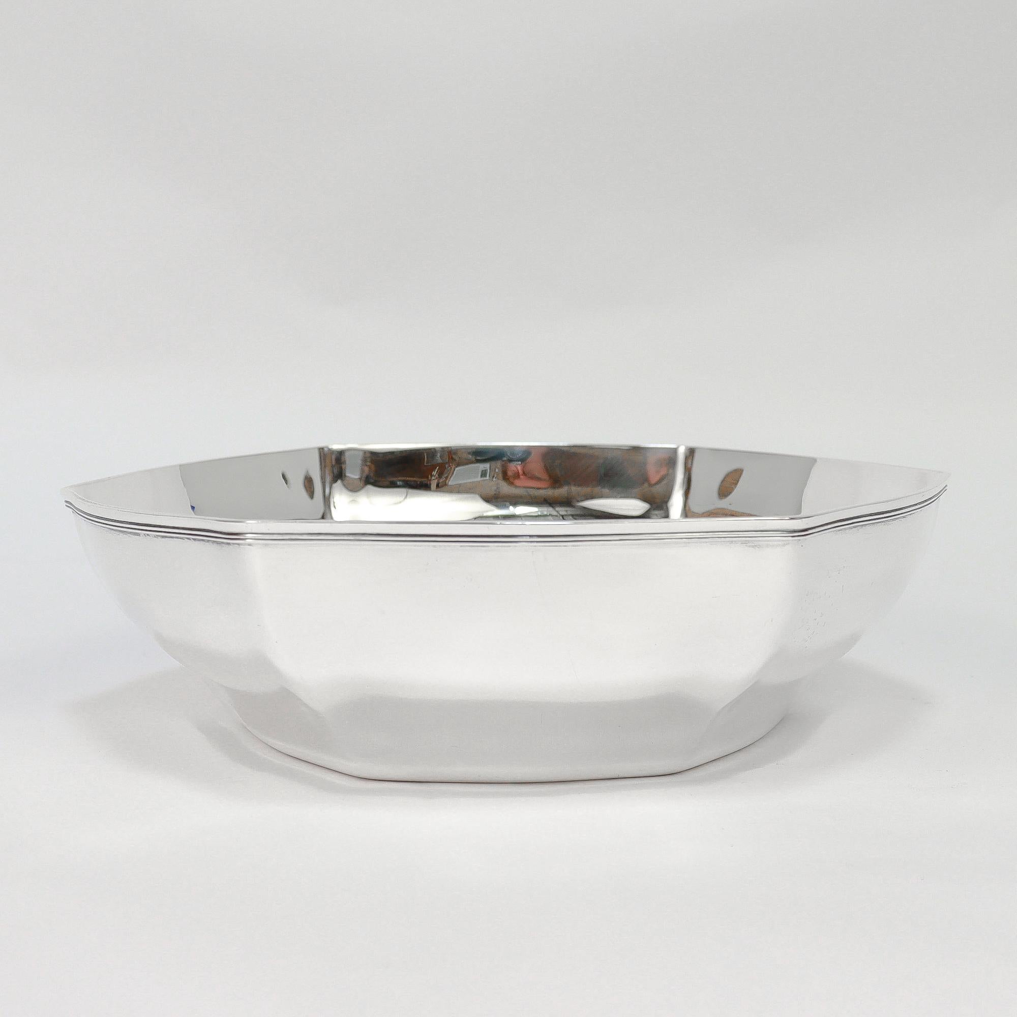 Tiffany & Co. Coupe à fruits en argent Sterling Mid-Century Modern Bon état - En vente à Philadelphia, PA