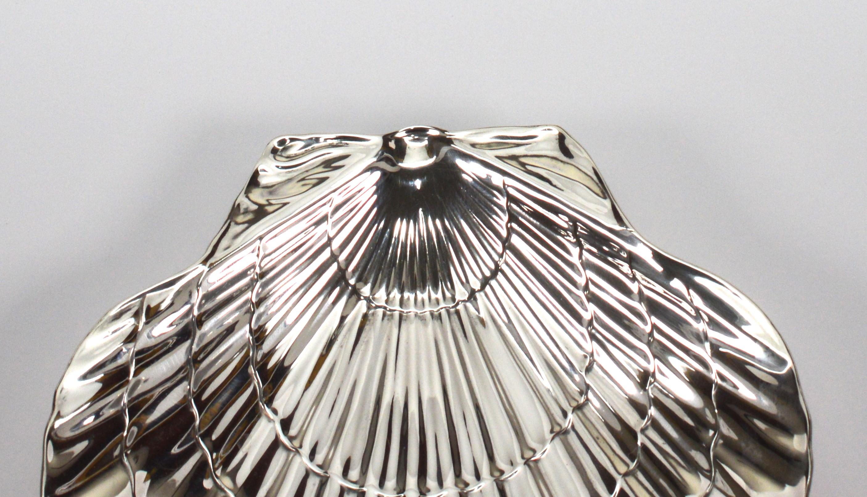 Tiffany & Co. Sterling Silver Mid-Century Modern Scallop Shell Dish In Excellent Condition In Mount Kisco, NY
