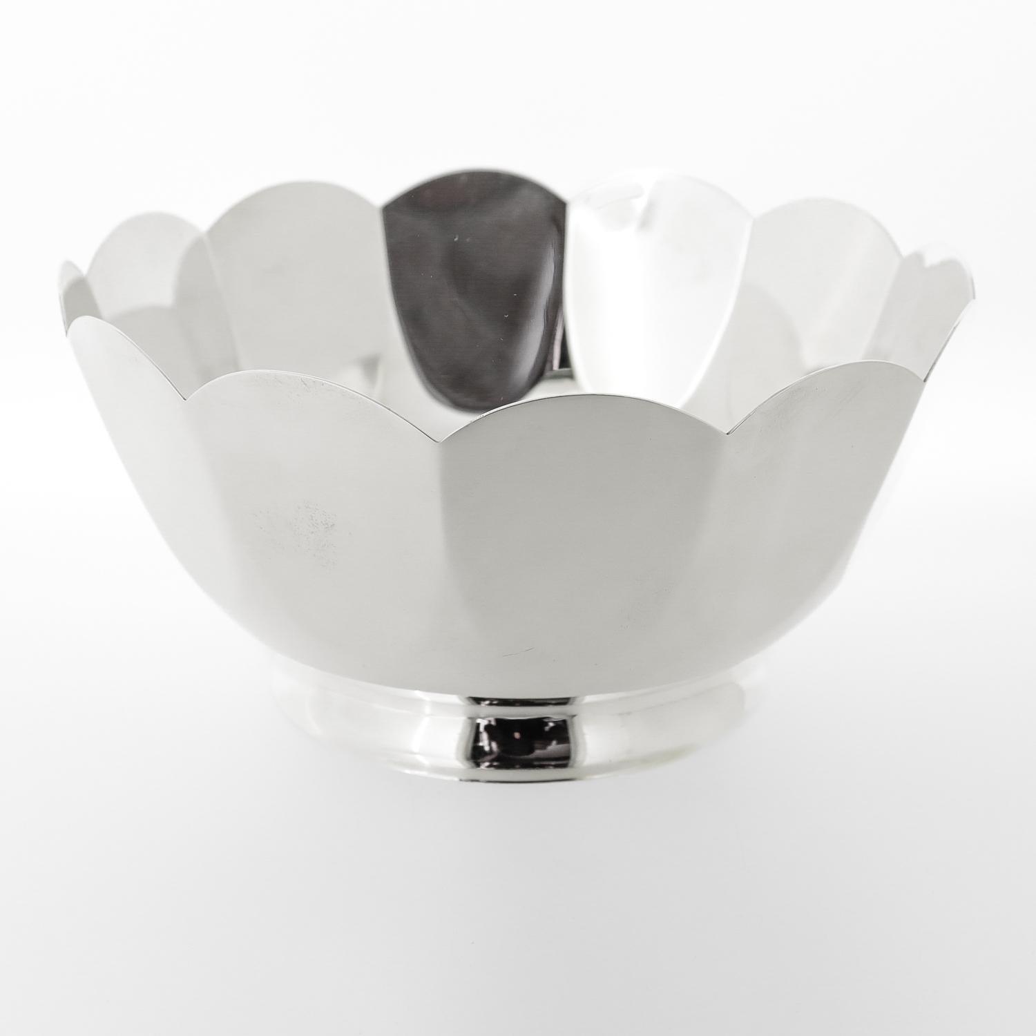 Unknown Tiffany & Co. Sterling Silver Mid-Century Paneled or Fluted Bowl For Sale