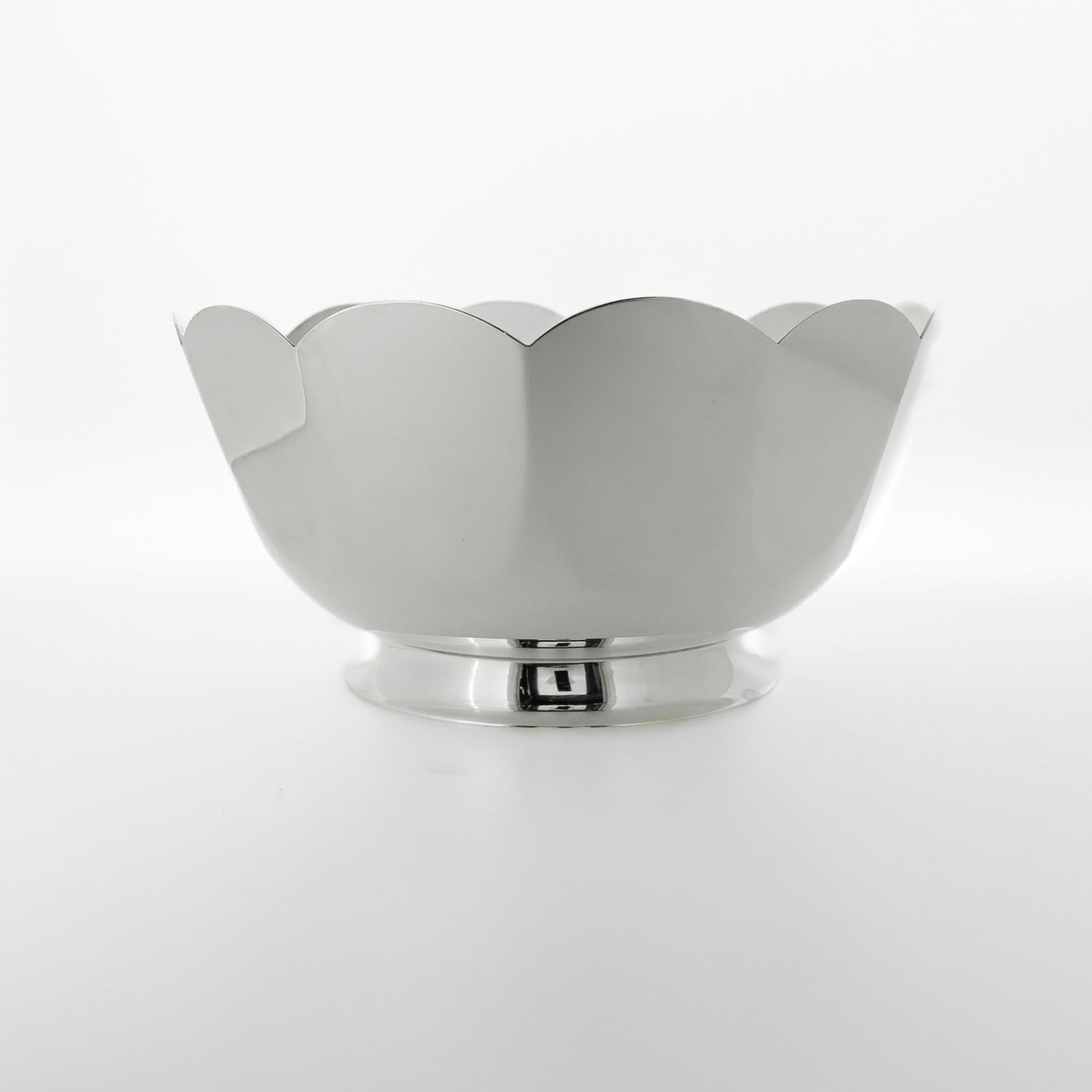 20th Century Tiffany & Co. Sterling Silver Mid-Century Paneled or Fluted Bowl For Sale