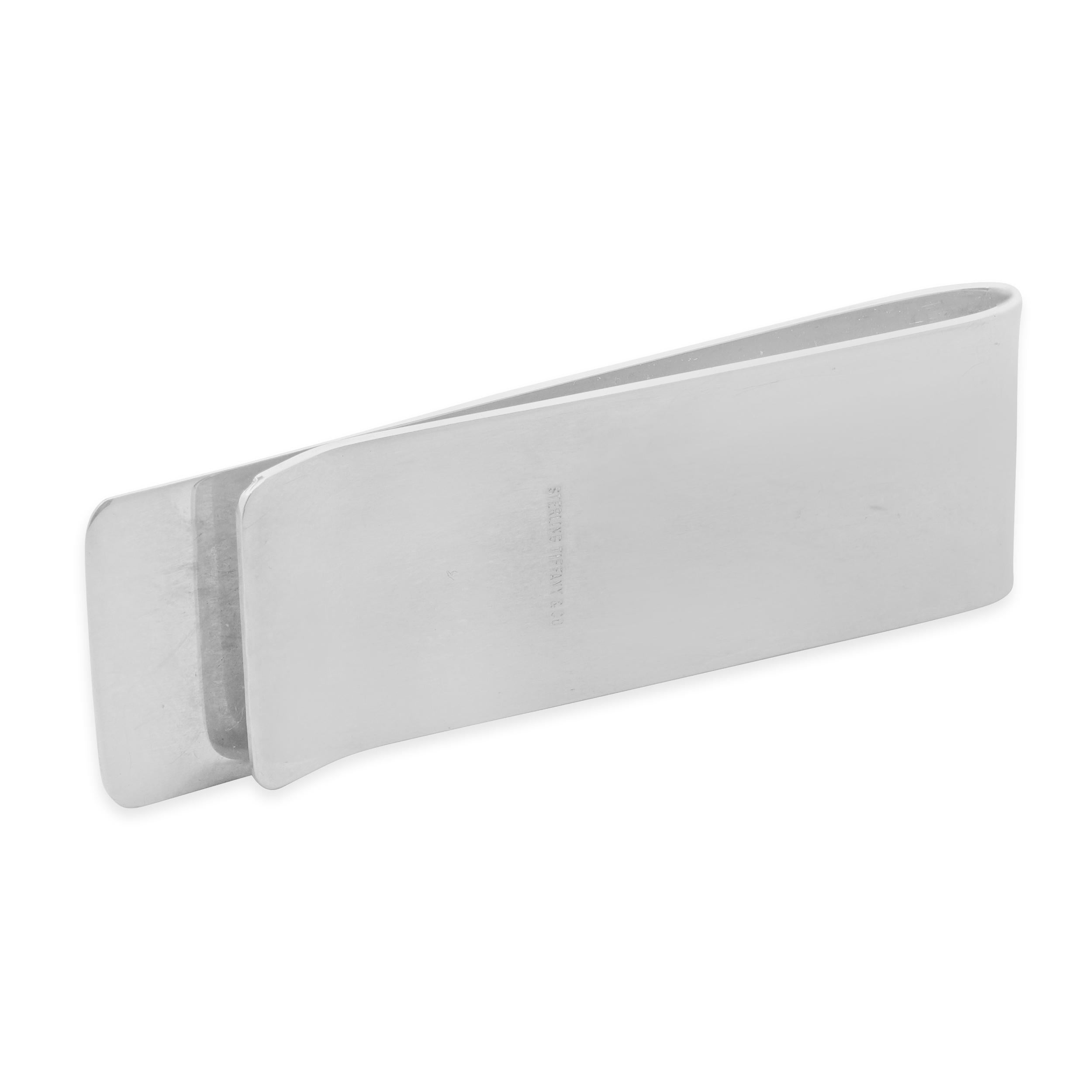 Créateur : Tiffany & co.
MATERIAL : argent sterling
Dimensions : le clip mesure 2,25 pouces
Poids : 17.6 grammes

