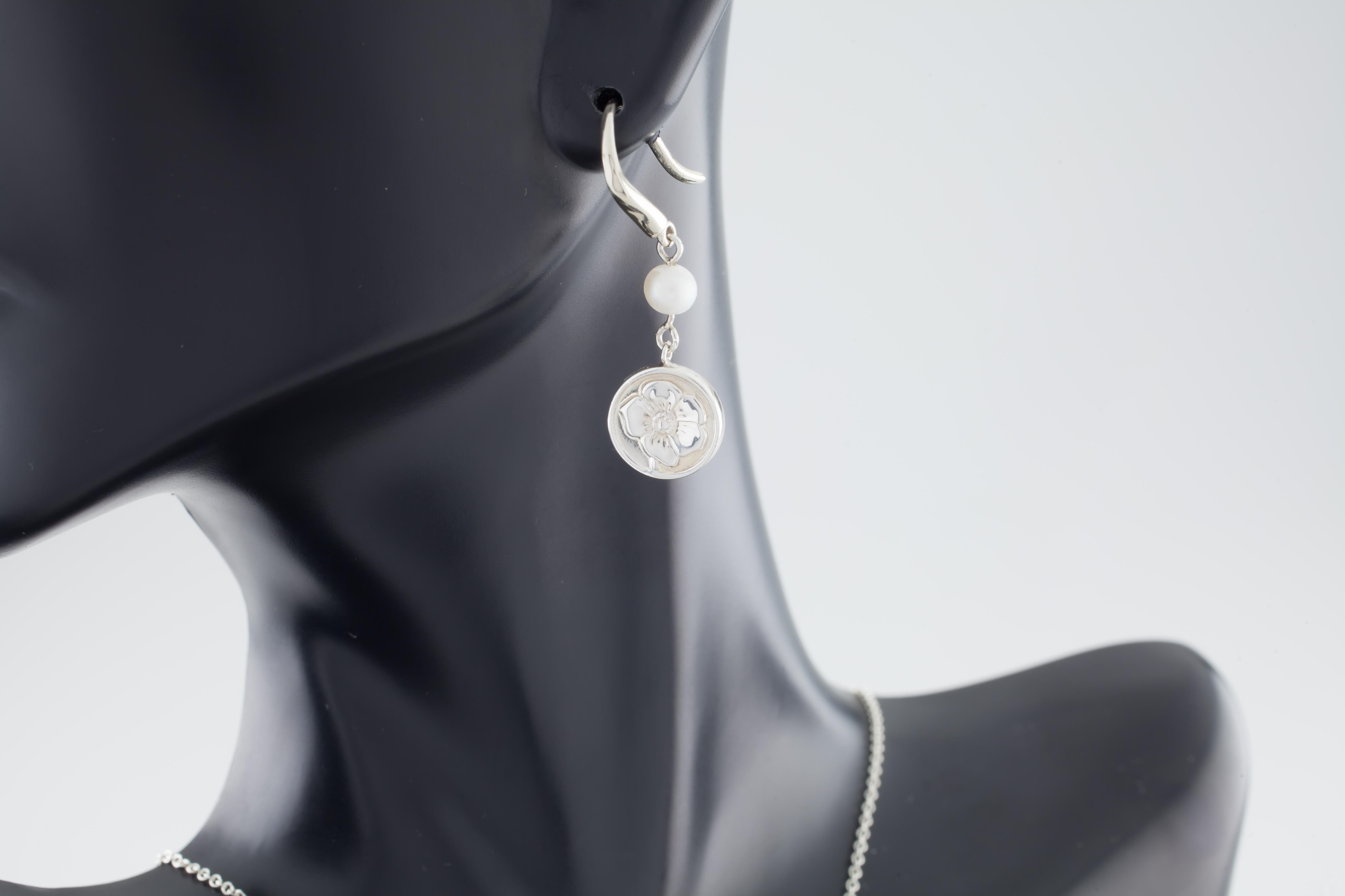 Women's or Men's Tiffany & Co. Sterling Silver Nature Rose Earring and Necklace Set, Size 16 For Sale