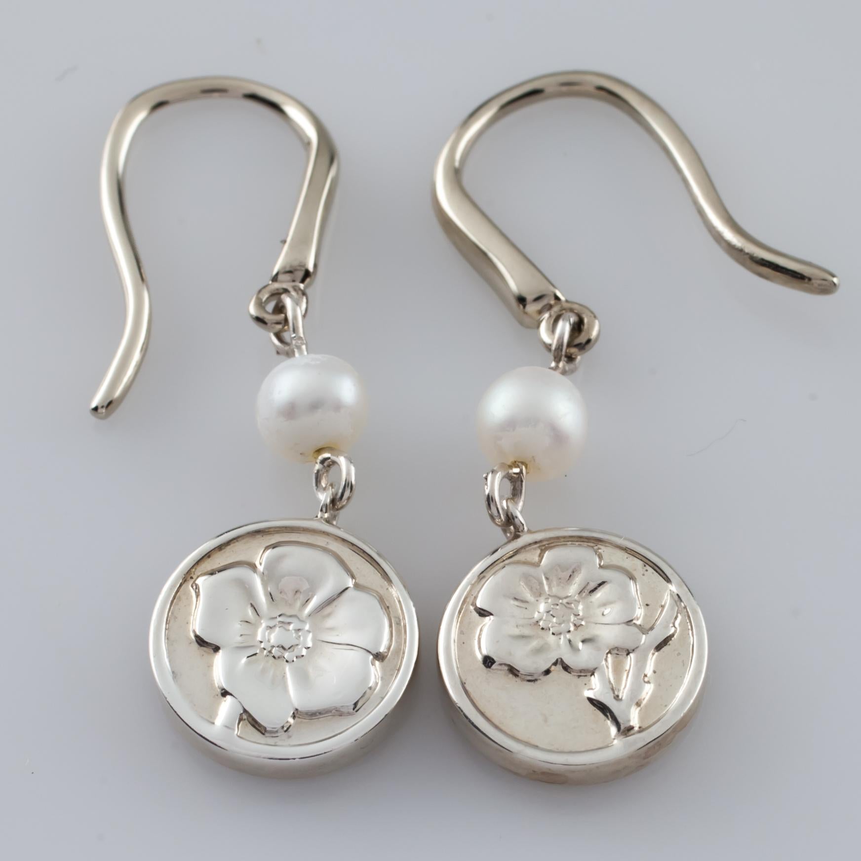 Tiffany & Co. Sterling Silver Nature Rose Earring and Necklace Set, Size 16 For Sale 1
