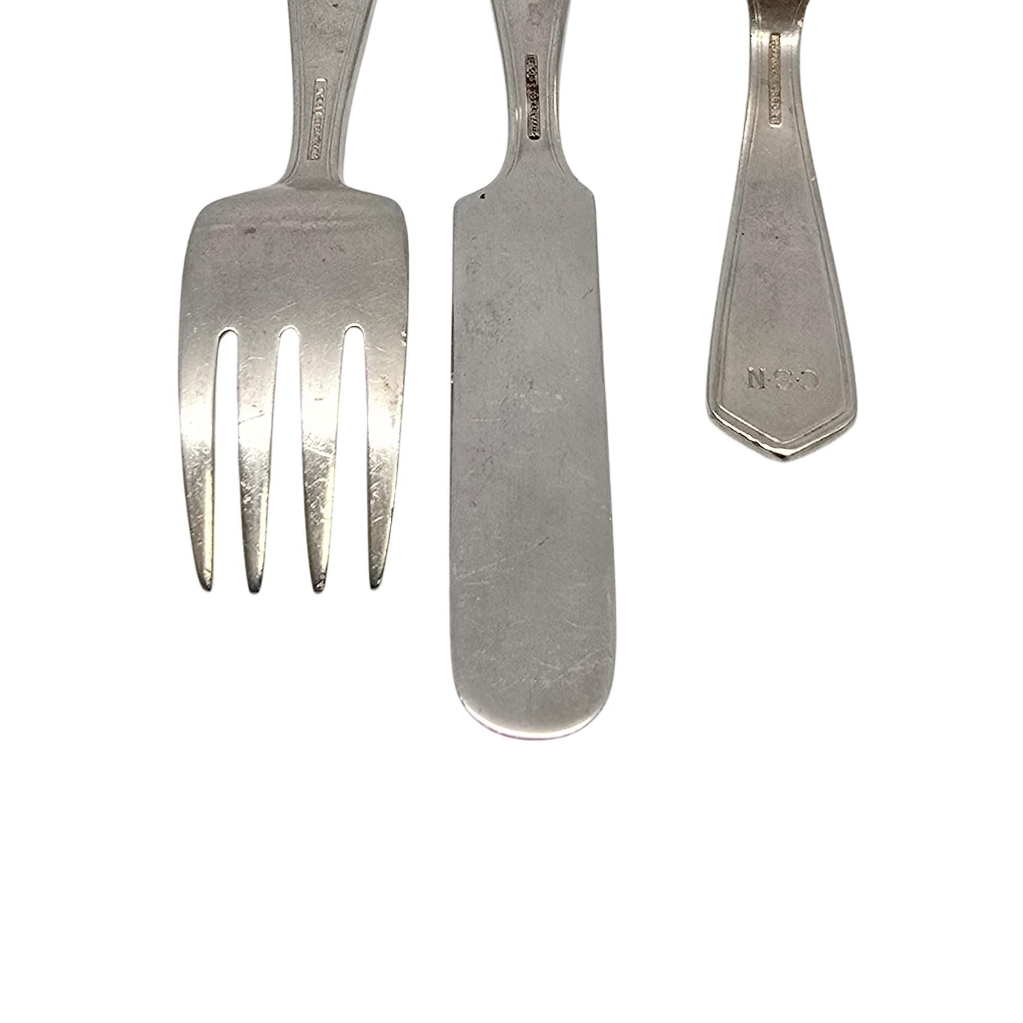 Tiffany & Co. Sterling Silver Old King Cole Set per la pappa del bambino w/Mono #19620 in vendita 3