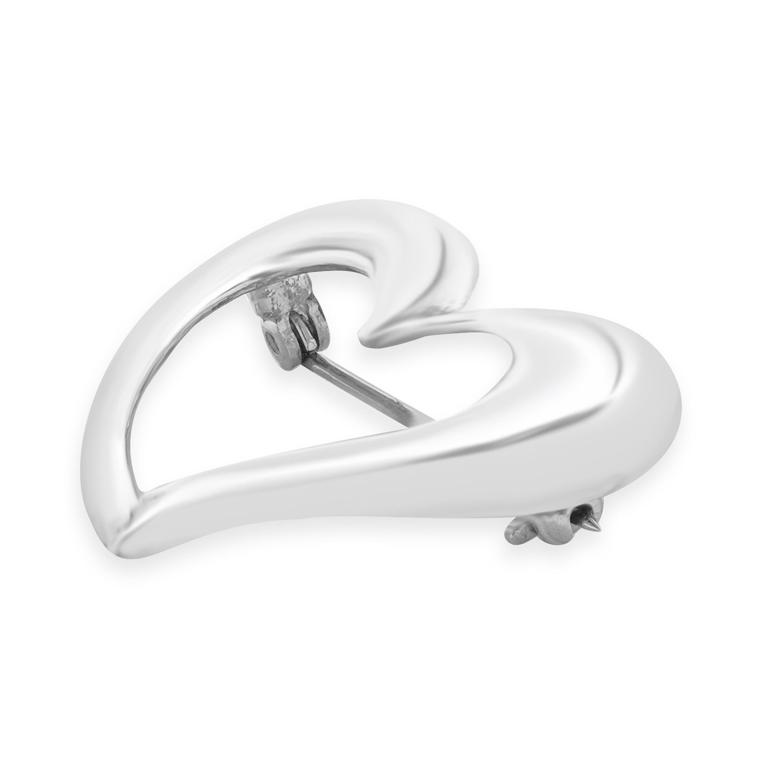 Designer: Tiffany & Co. 
Material: sterling silver
Weight: 5.32 grams
