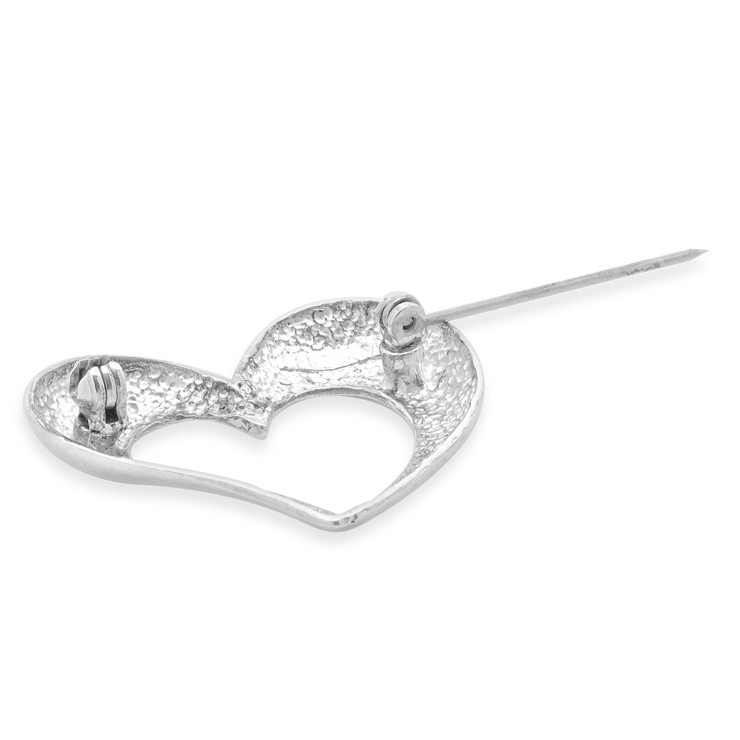 Tiffany & Co. Sterling Silver Open Heart Pin Unisexe en vente