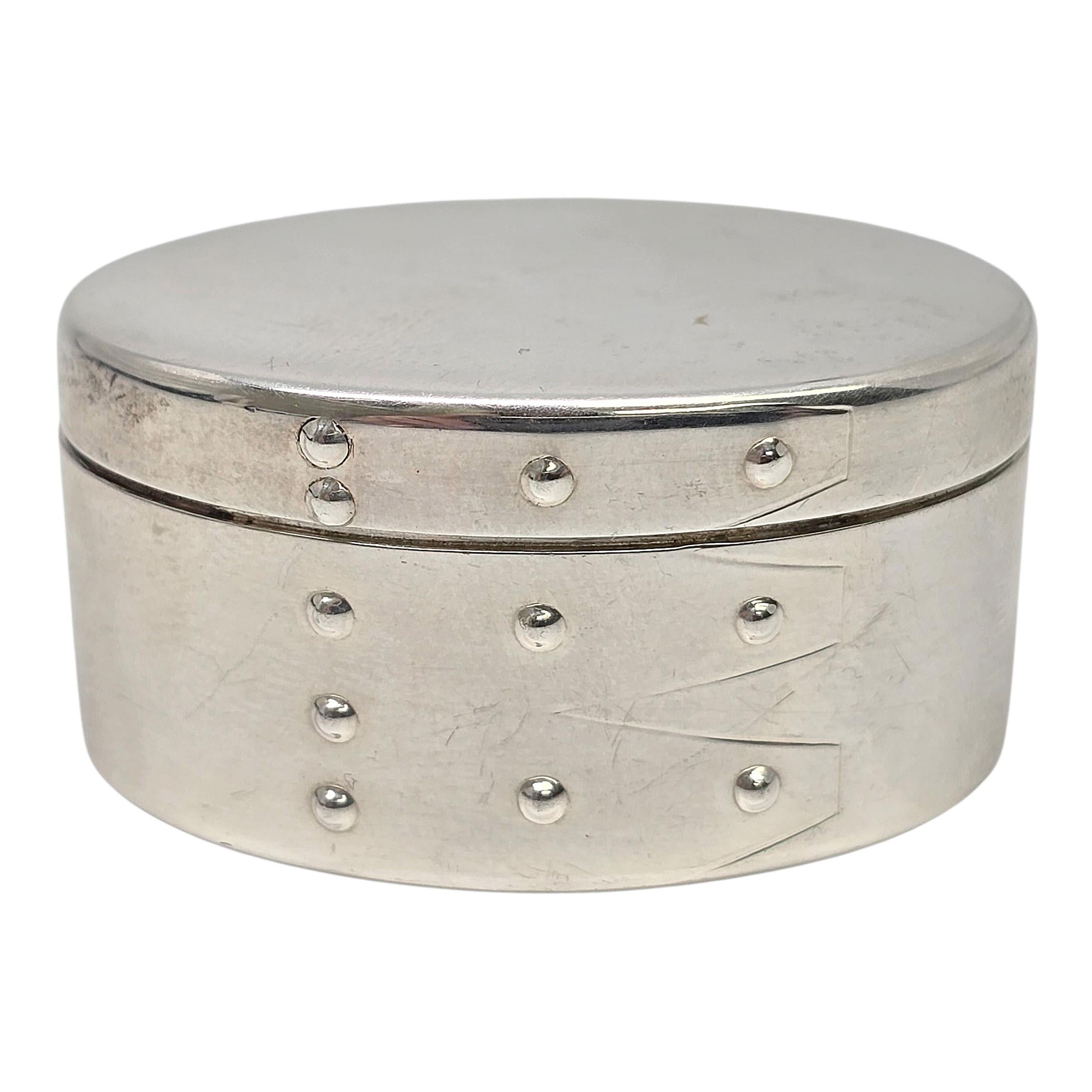 Tiffany & Co Sterling Silver Oval Shaker Style Pill/Trinket Box #22272 For Sale 4