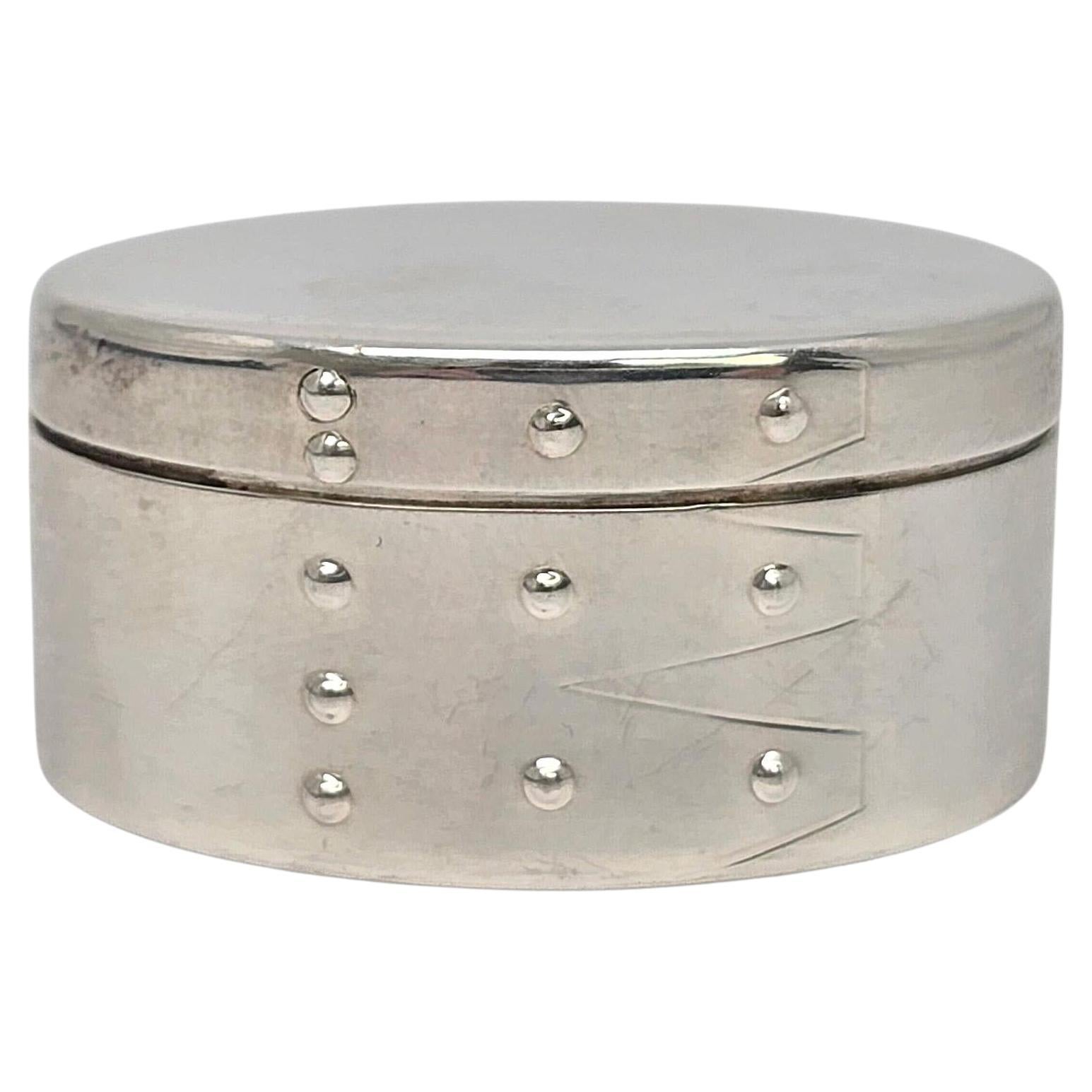 Tiffany & Co Sterling Silver Oval Shaker Style Pill/Trinket Box #22272 For Sale