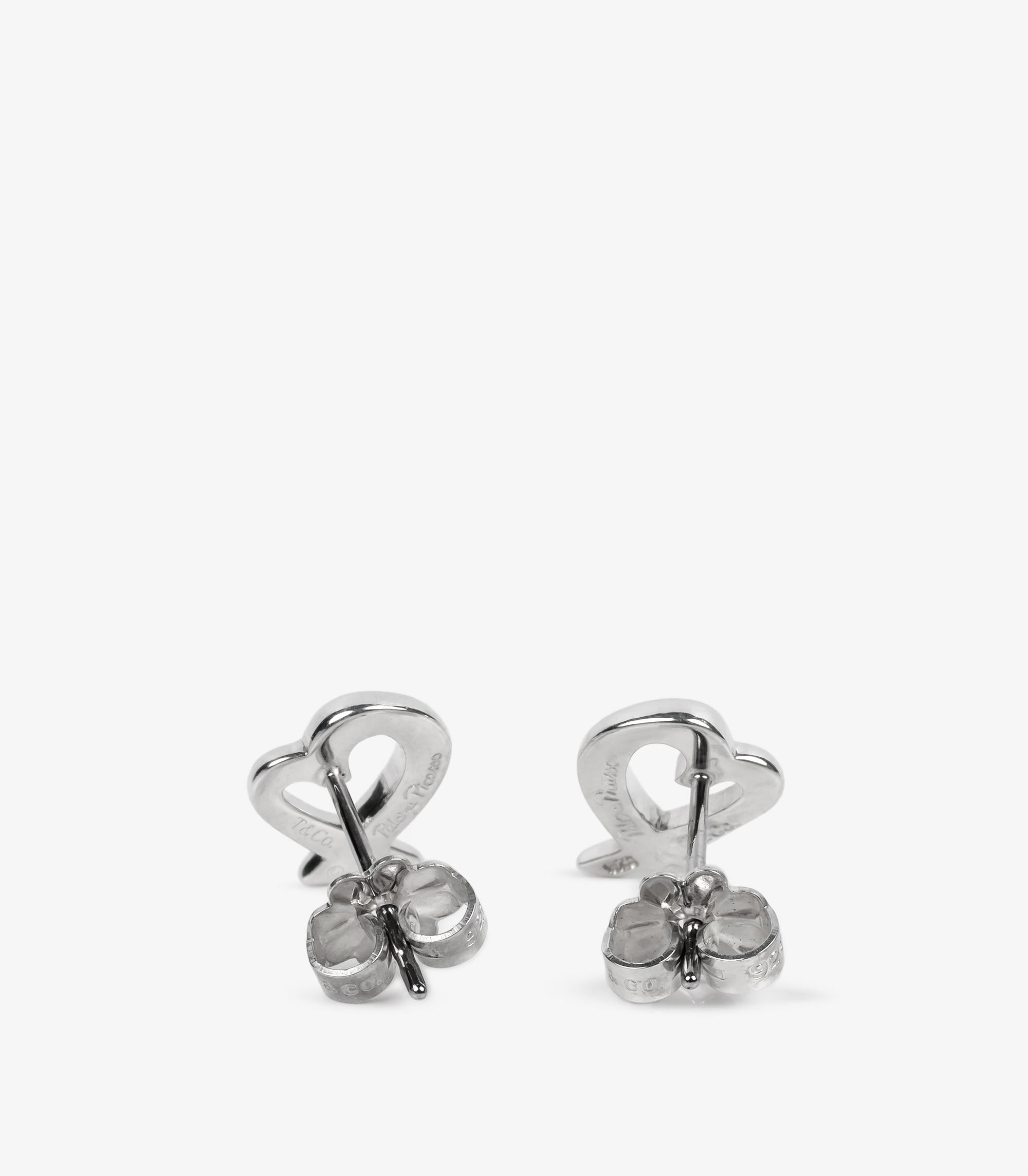 Tiffany & Co. Sterling Silver Paloma Picasso Loving Heart Stud Earrings

Product Details
Xupes Ref: J1528
Brand: Tiffany & Co.
Model: Loving Heart Earrings
Type: Earrings
RRP: £480
Material(s): Sterling Silver

Specification
Total Weight: