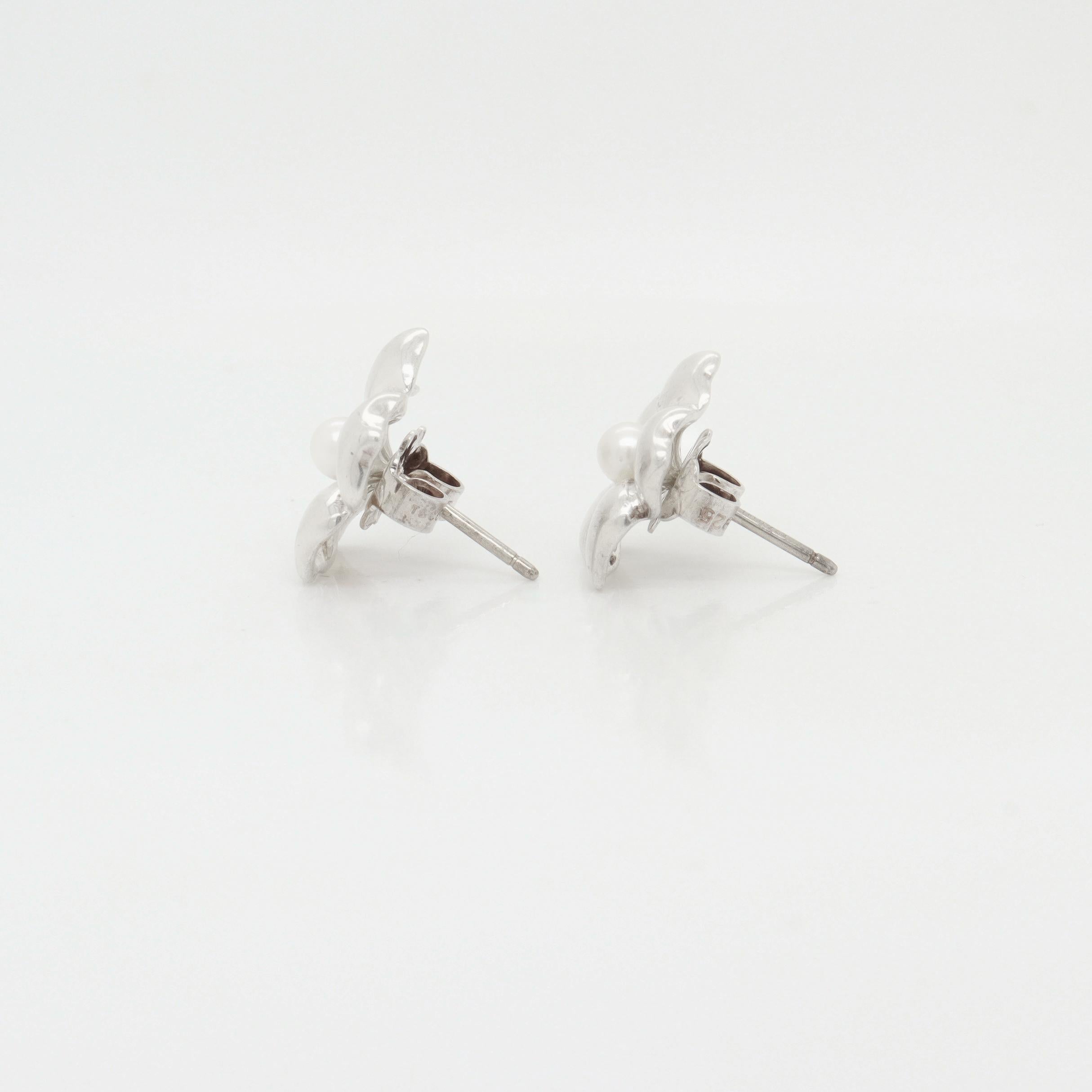 Women's Tiffany & Co. Sterling Silver & Pearl Figural Flower Stud Earrings For Sale