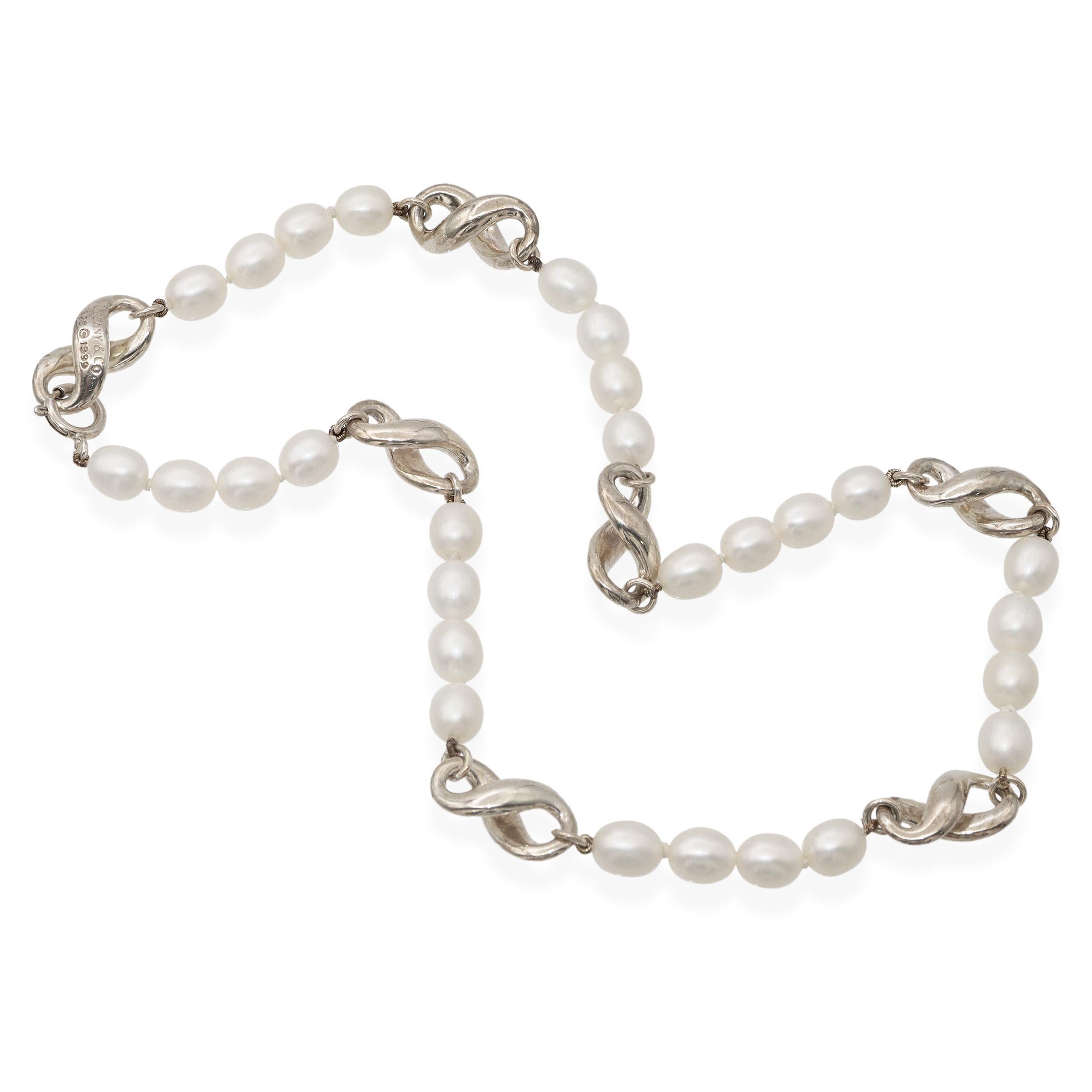 Tiffany & Co. Sterling Silver & Pearl Infinity Necklace In Good Condition For Sale In New York, NY