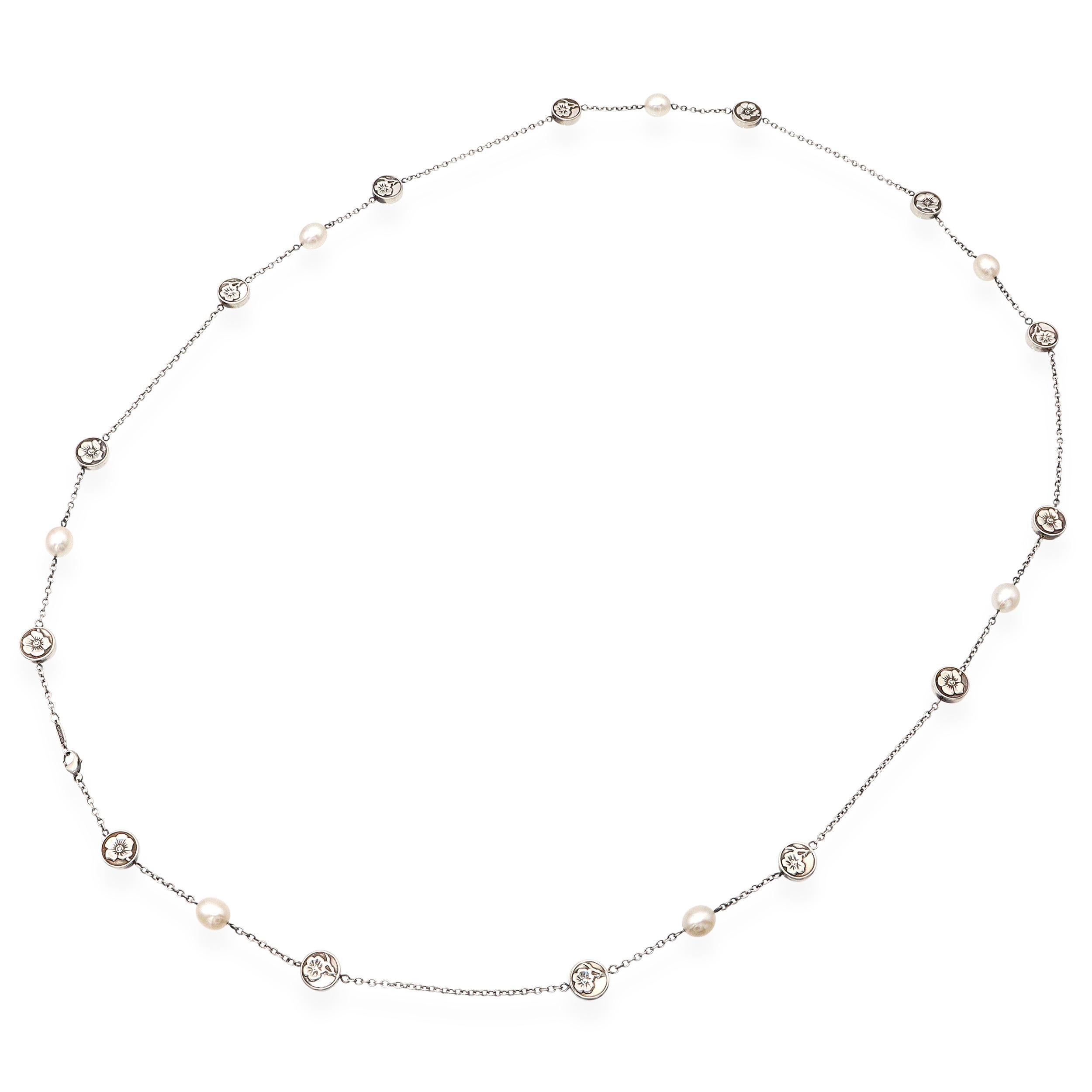 Donna Tiffany & Co. Collana con perle Nature Rose Station in argento 925 in vendita