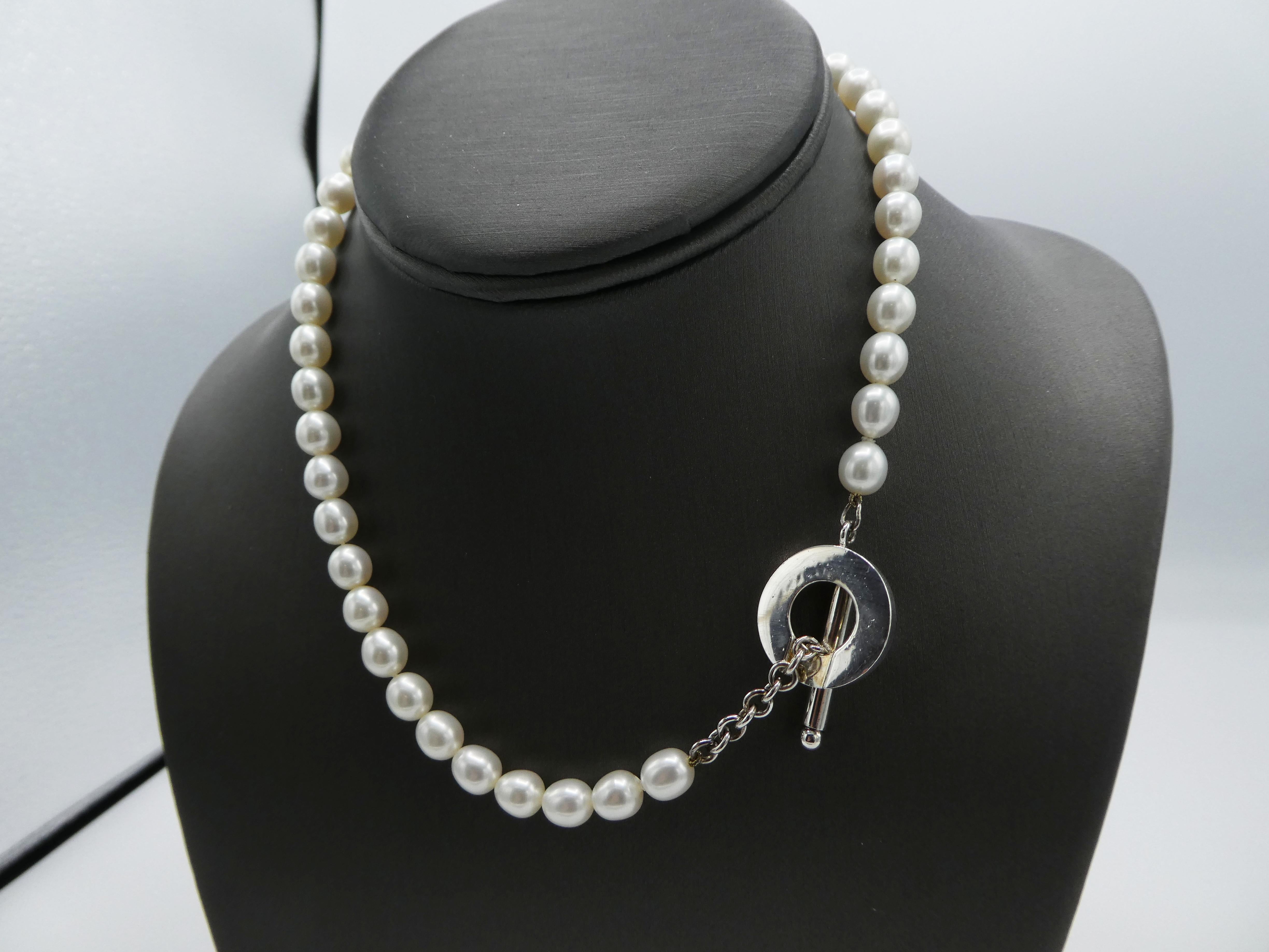 Oval Cut Tiffany & Co Sterling Silver Pearl Strand Toggle Clasp Chain Necklace