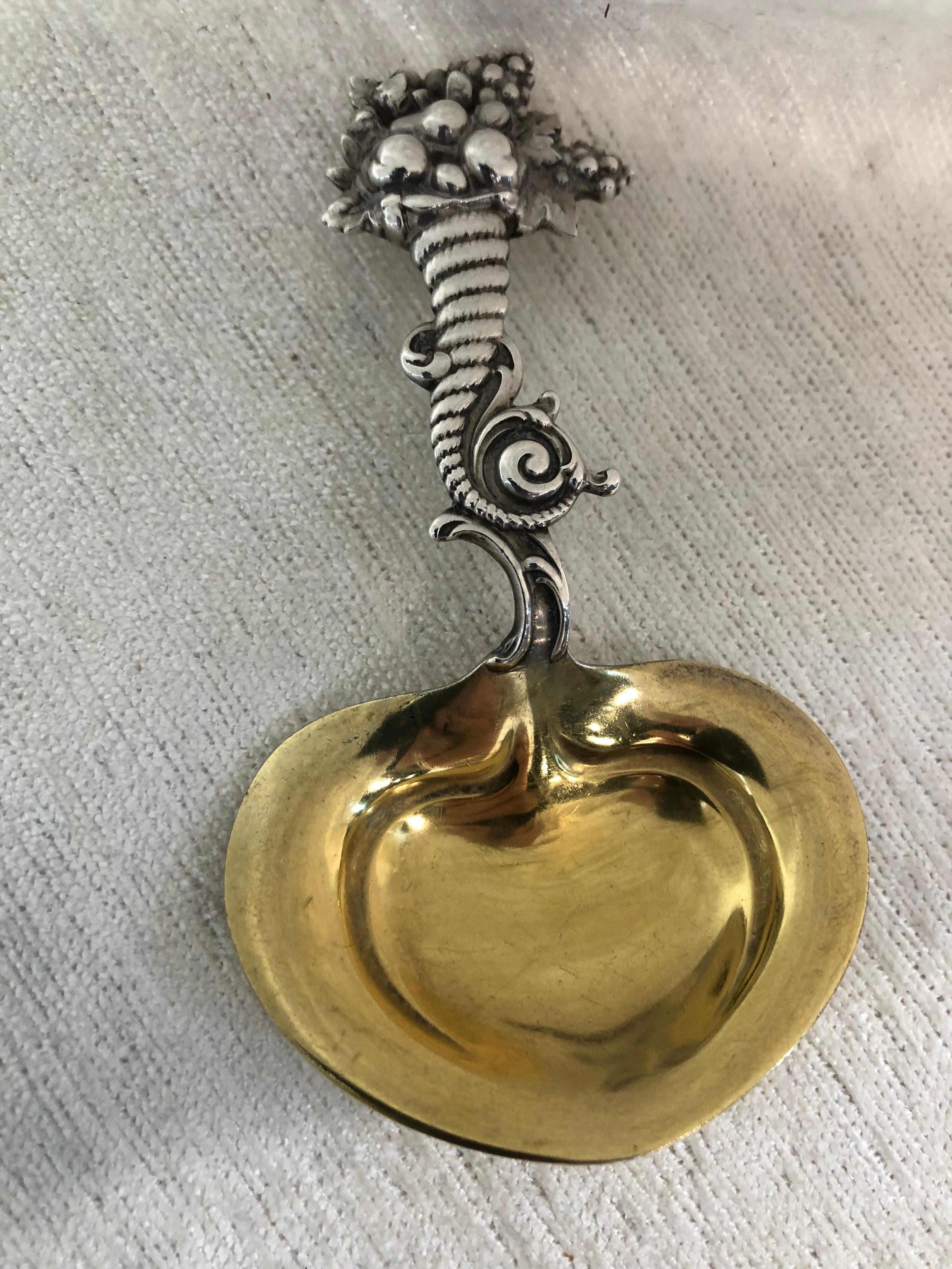 Sterlingsilber Herzförmiges Füllhorn/Beeren-/Jamchenkorn von Tiffany & Co (Art nouveau) im Angebot