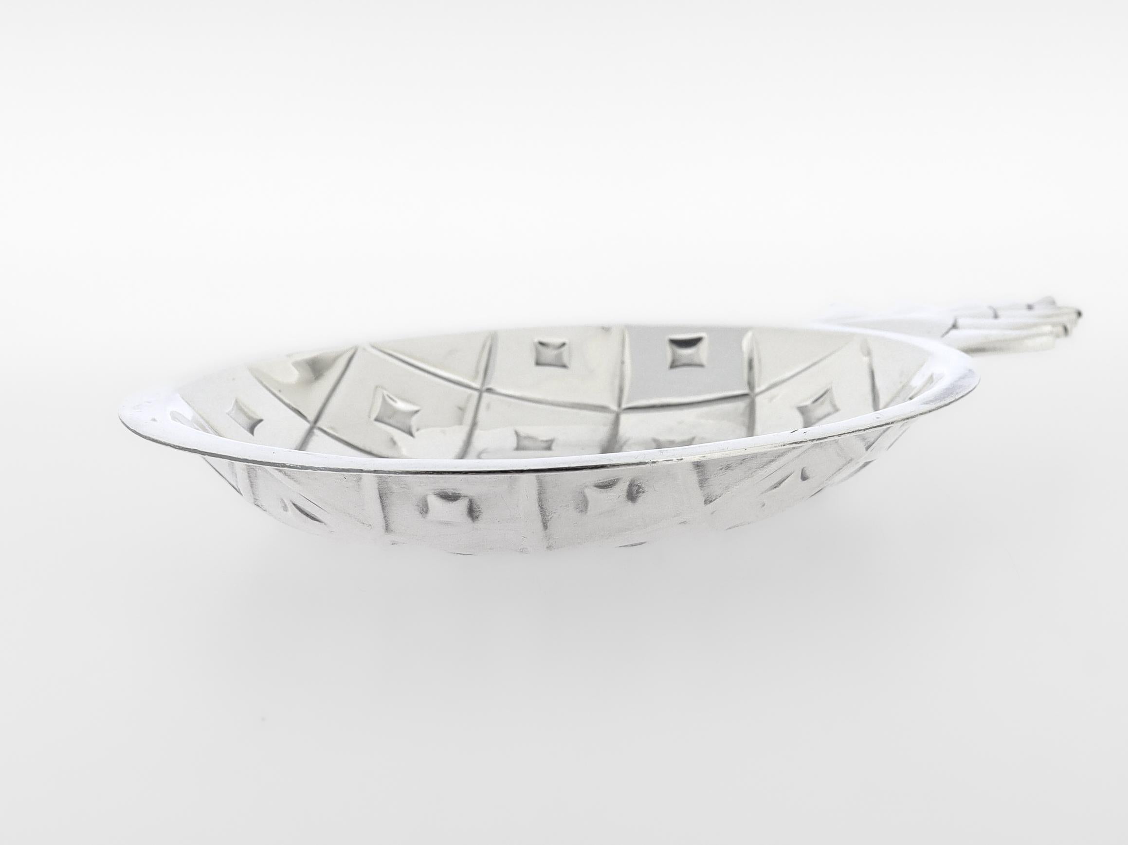 Tiffany & Co. Sterling Silber Ananas Candy / Bonbon Dish oder Vide Poche (20. Jahrhundert) im Angebot