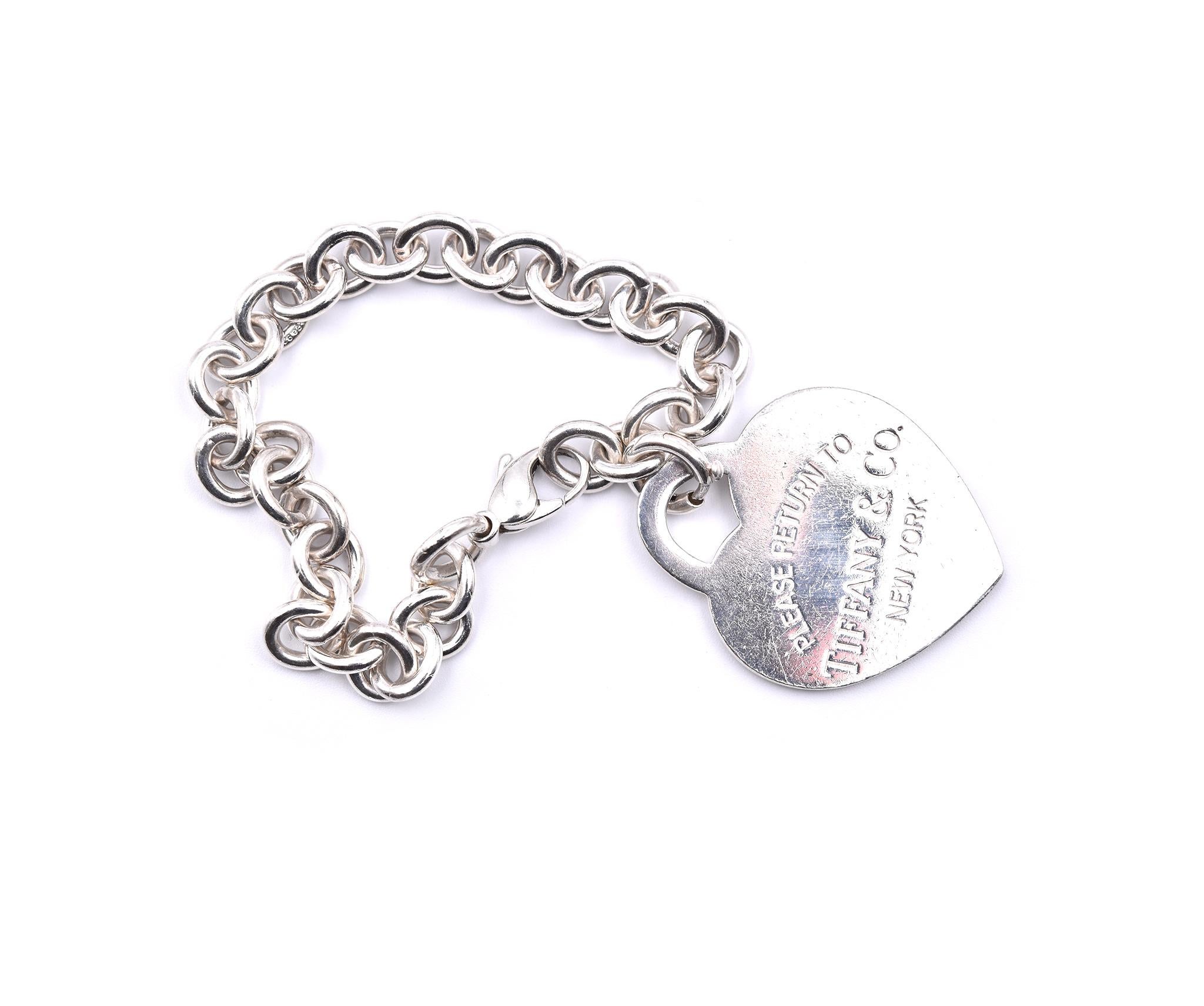 Designer: Tiffany & Co.
MATERIAL: Sterlingsilber
Abmessungen: Armband misst 7-Zoll in der Länge
Gewicht: 36,46 Gramm
