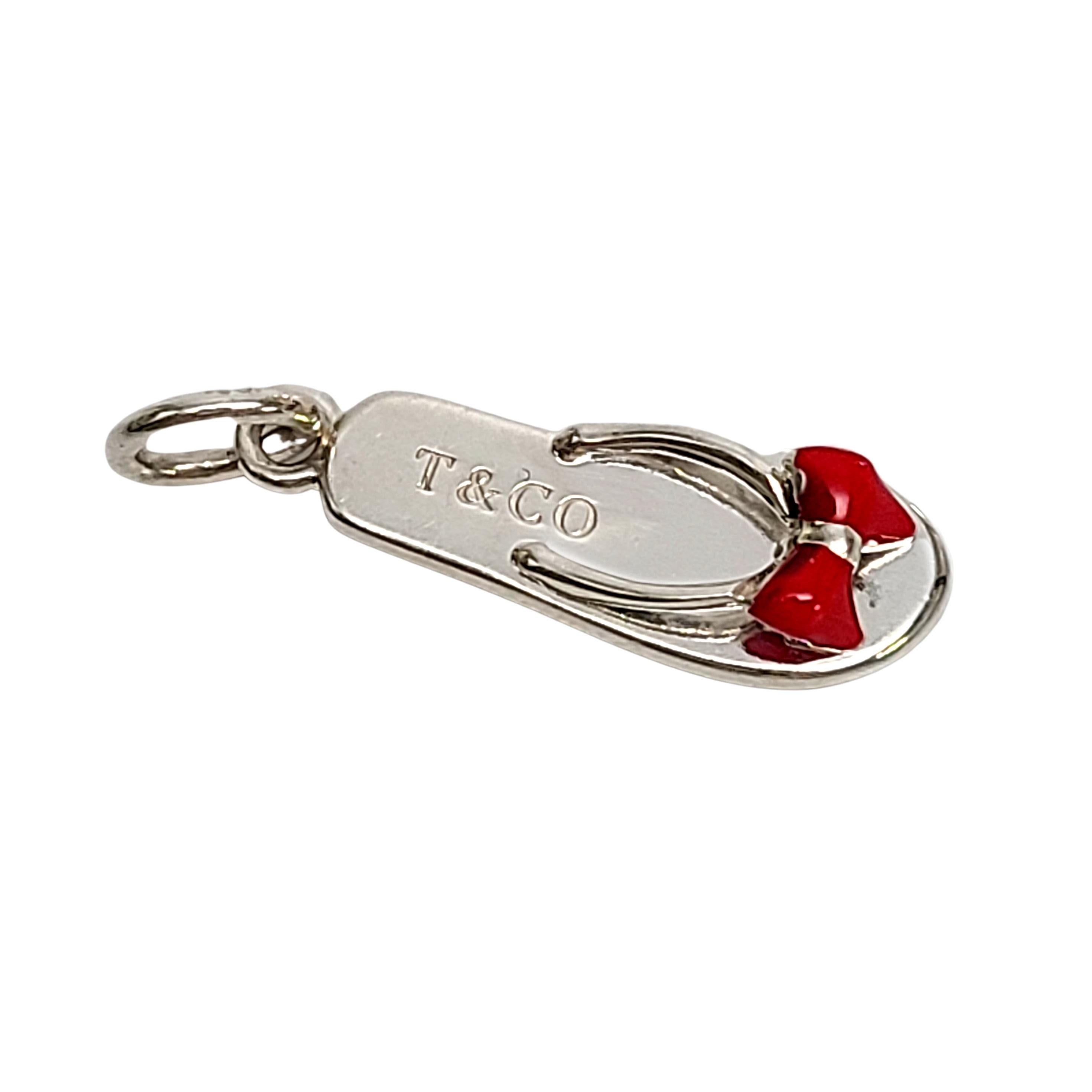 Tiffany & Co Pendentif de tongs en argent sterling avec nœud en émail rouge 1