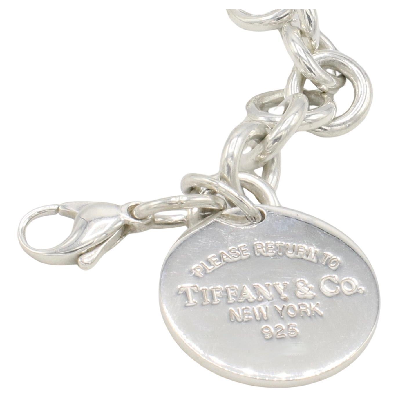 Tiffany & Co. Pulsera de eslabones con charm circular Return To Tiffany de plata de ley en Excelente Estado en  Baltimore, MD