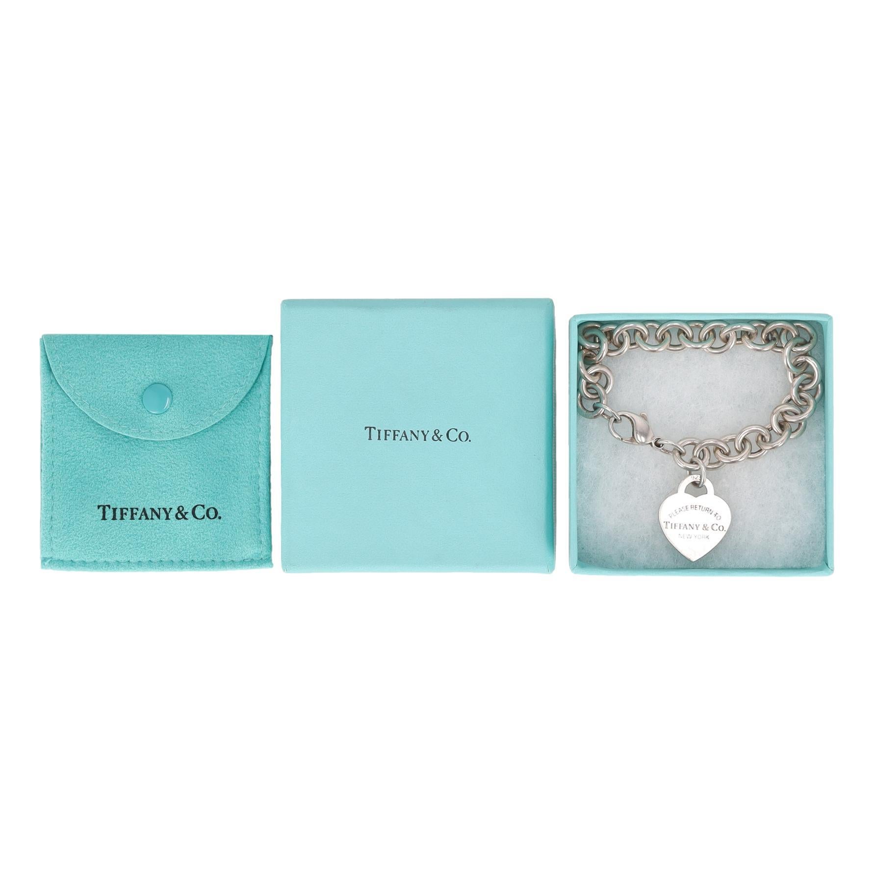Tiffany & Co. Bracciale con etichetta a cuore Return To Tiffany in argento sterling In condizioni buone in vendita a London, GB