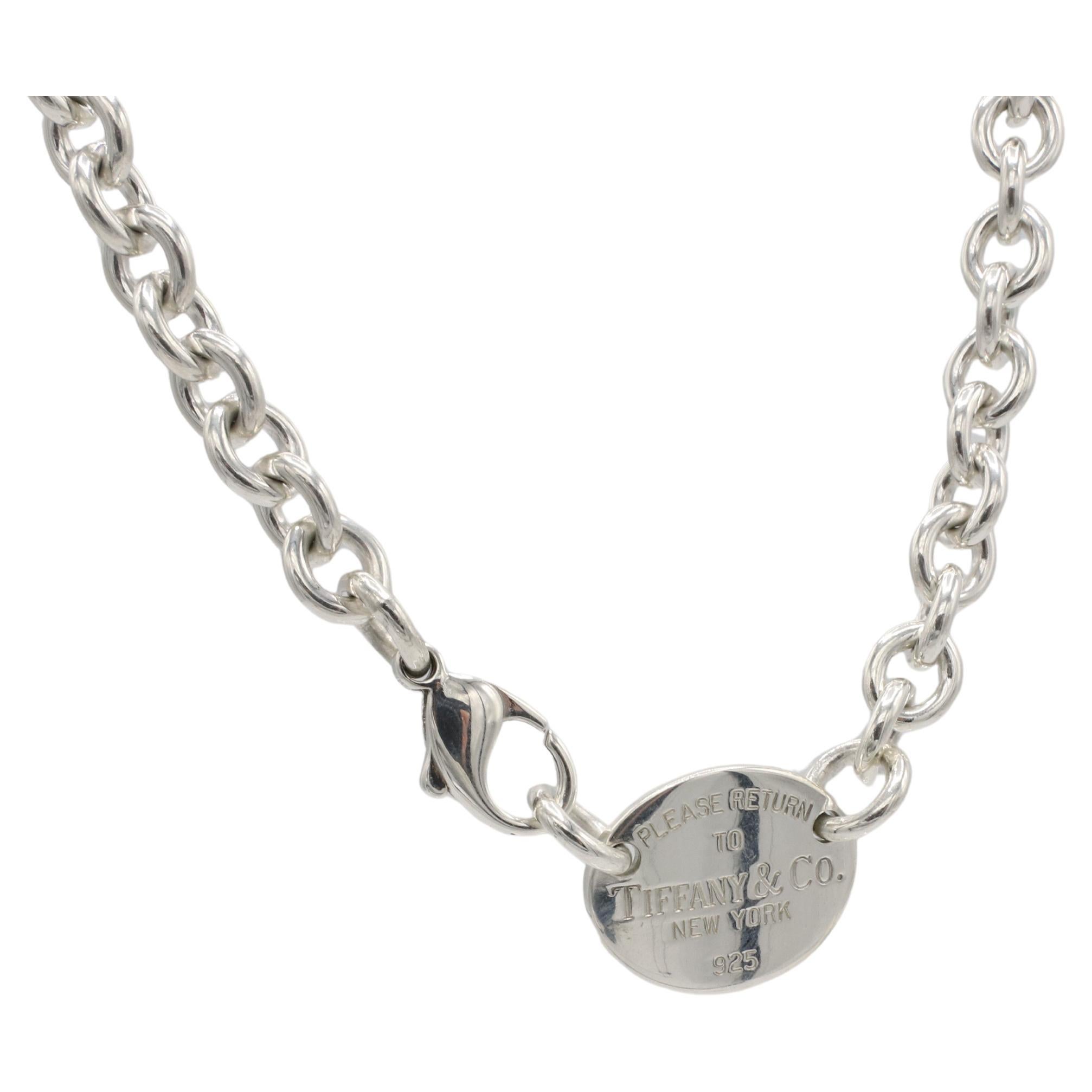 Tiffany & Co. Plata de ley Volver a Collar de cadena de eslabones con etiqueta ovalada Tiffany 
Metal: Plata de ley 925
Peso: 52,85 gramos
Longitud: 15,5 pulgadas
Link: 8 x 9 mm
Etiqueta 18 x 22,5 mm
Firmado: Devuélvelo a Tiffany & Co. Nueva York