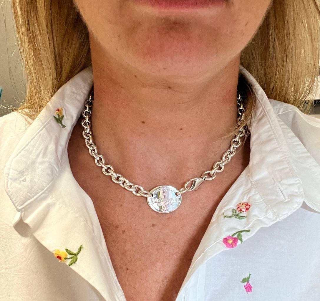 De las mujeres Tiffany & Co. Plata de Ley Vuelta a Tiffany NY Collar de cadena de eslabones con etiqueta ovalada en venta