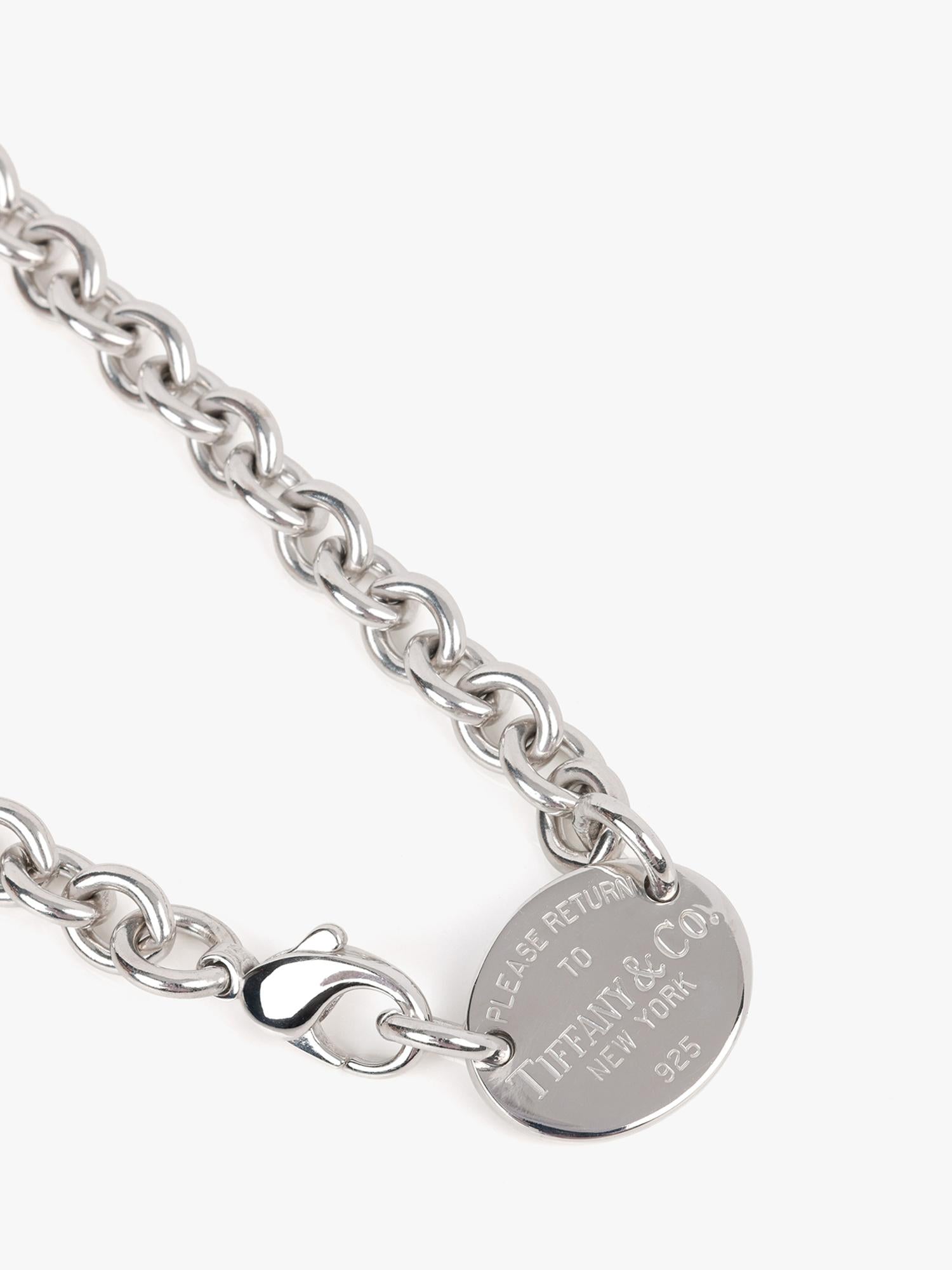 Tiffany & Co. Sterling Silber Rückkehr zu Tiffany Tag Charme Halskette

Details zum Produkt
Xupes Ref: J1610
Marke: Tiffany & Co.
Modell: Tag Charm Halskette
Art: Halskette
UVP: £910
MATERIAL(e): Sterling Silber

Spezifikation
Gesamtgewicht: