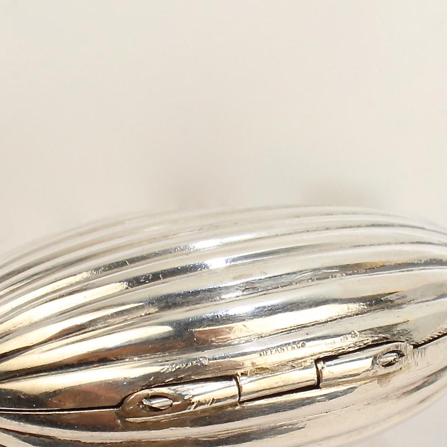 Tiffany & Co. Sterling Silver Ribbed Pill Box from the Mario Buatta Collection 5