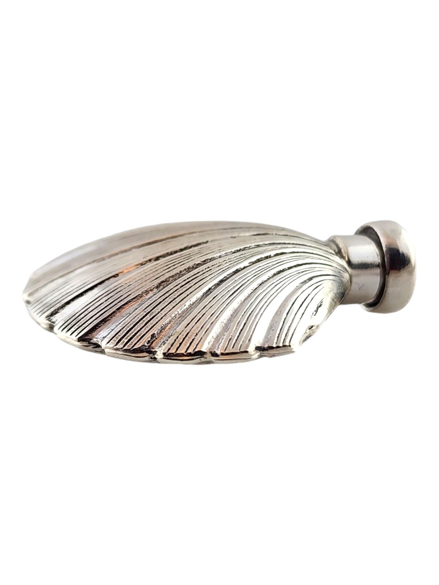 Tiffany & Co Sterling Silver Scallop Shell Perfume Bottle Dabber #19082 In Good Condition In Washington Depot, CT