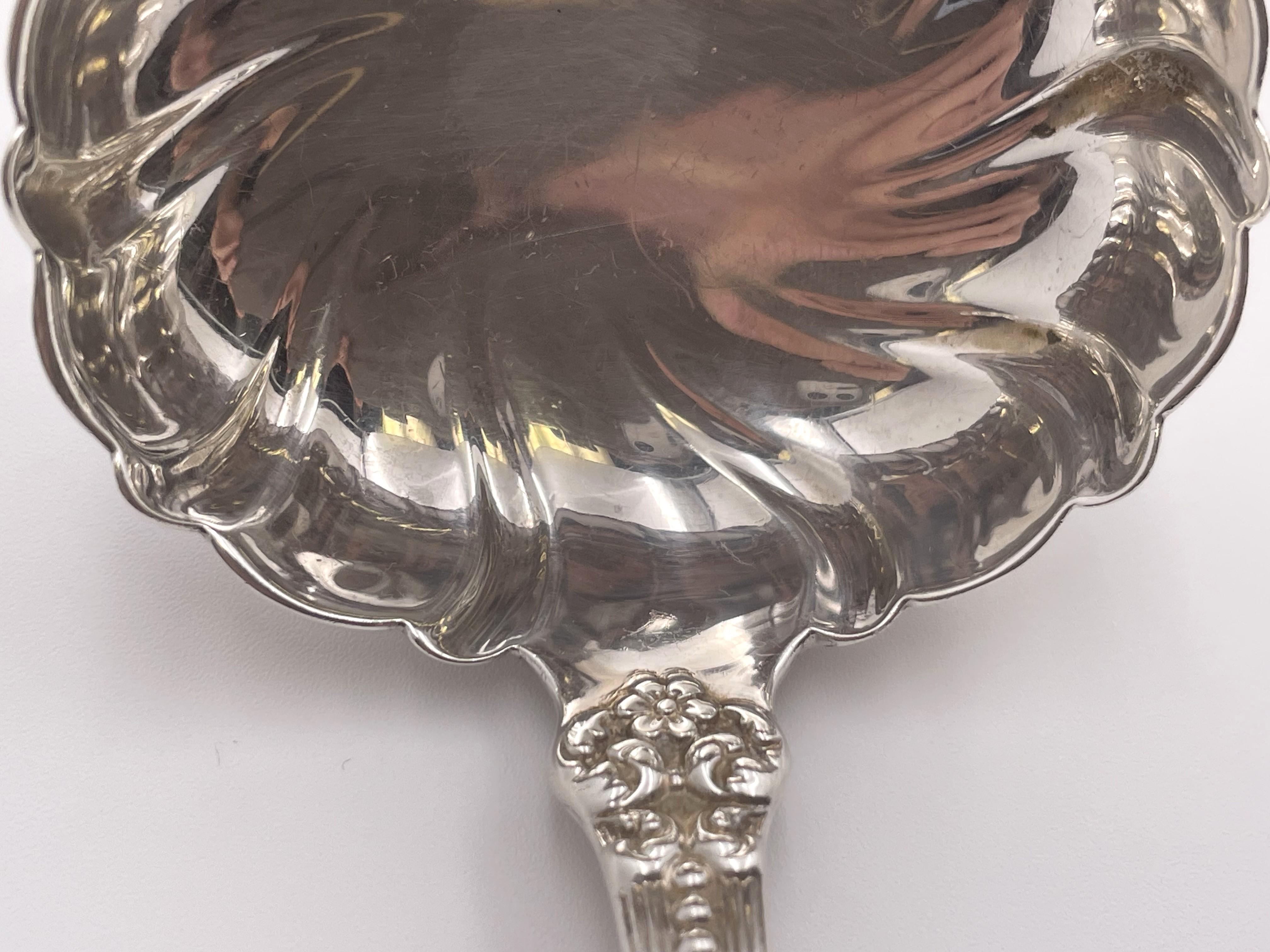 Tiffany & Co. Sterling Silver Scalloped Sauce Gravy Ladle in Saint James Pattern In Good Condition For Sale In New York, NY