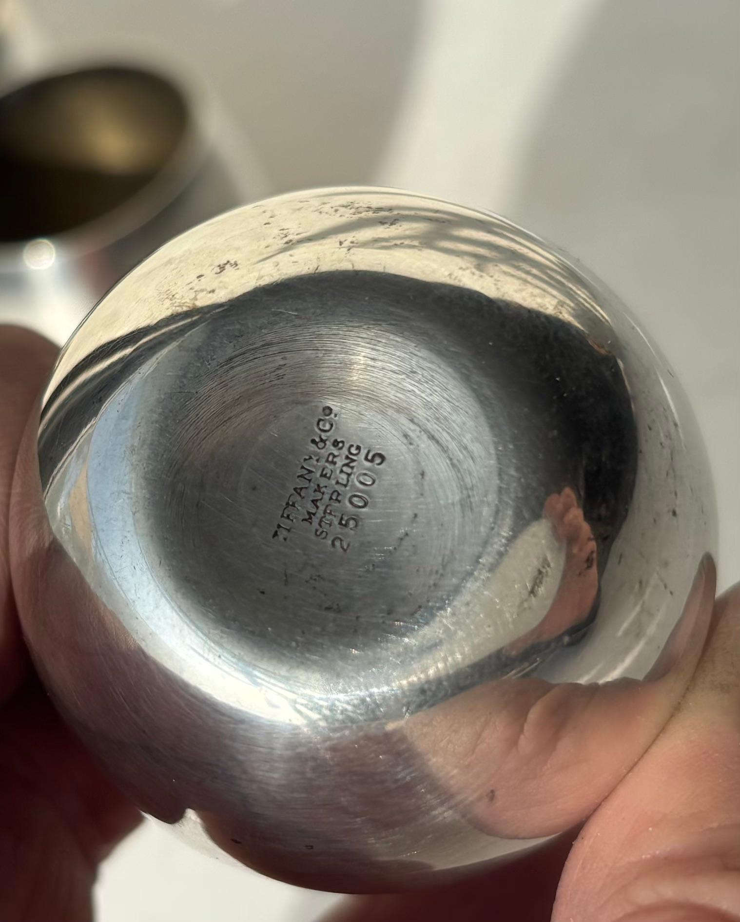 Juego de 4 chupitos/vasos de plata de ley de Tiffany & Co nº 25005 Desconocido en venta