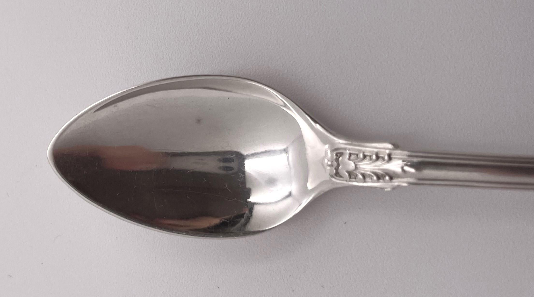 Tiffany & Co. Set de 5 cuillères à demi-masse en argent Sterling King Bon état - En vente à New York, NY