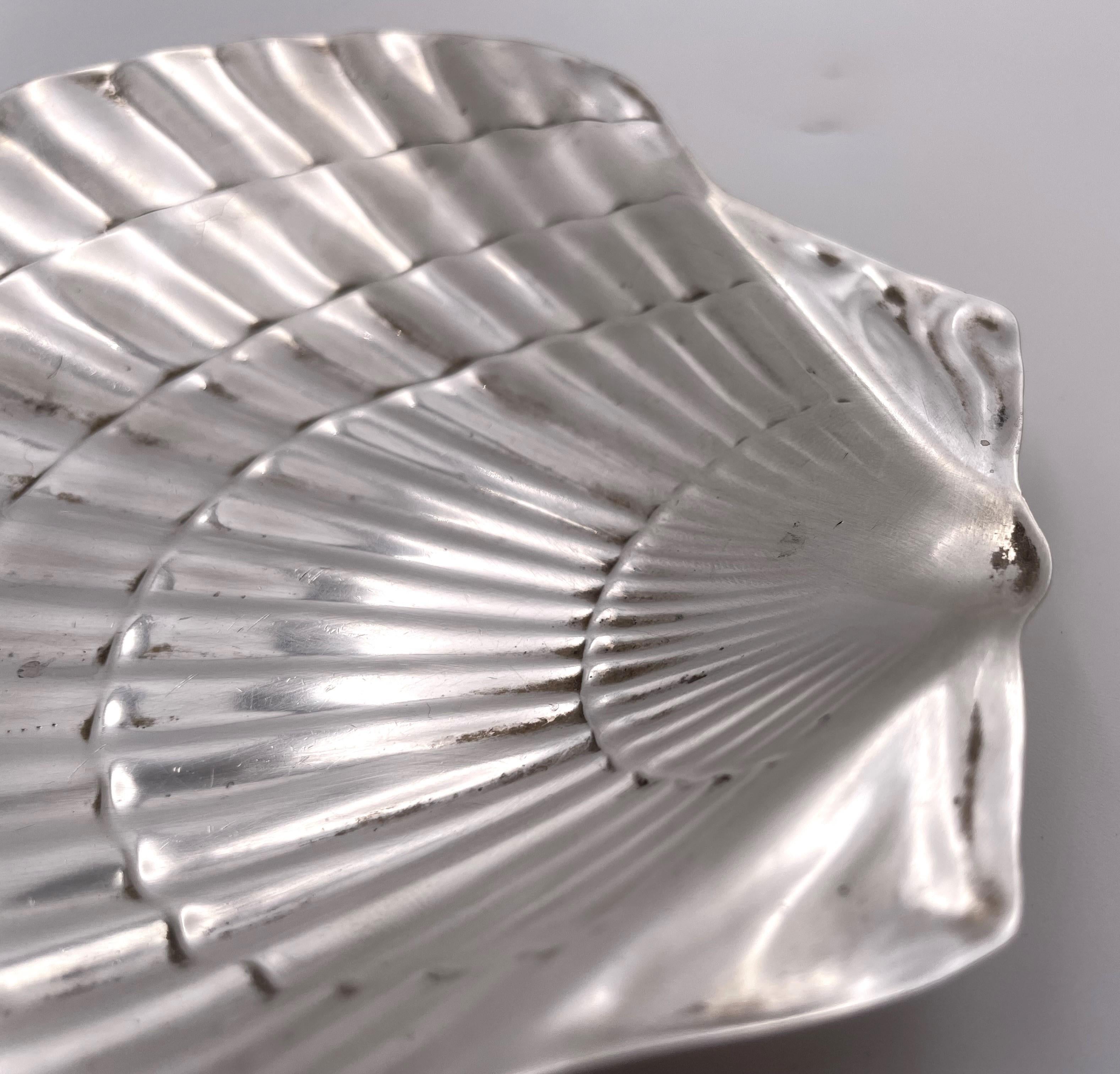 Tiffany & Co. Plato para frutos secos / caramelos en forma de concha de plata de ley siglo XX en venta